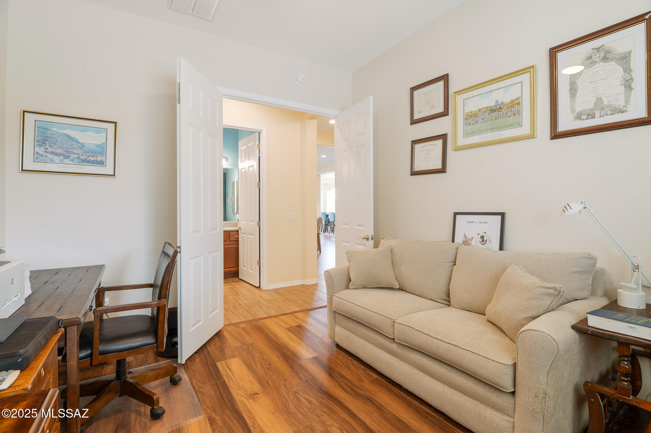 814 N Camino Colina Del Pino