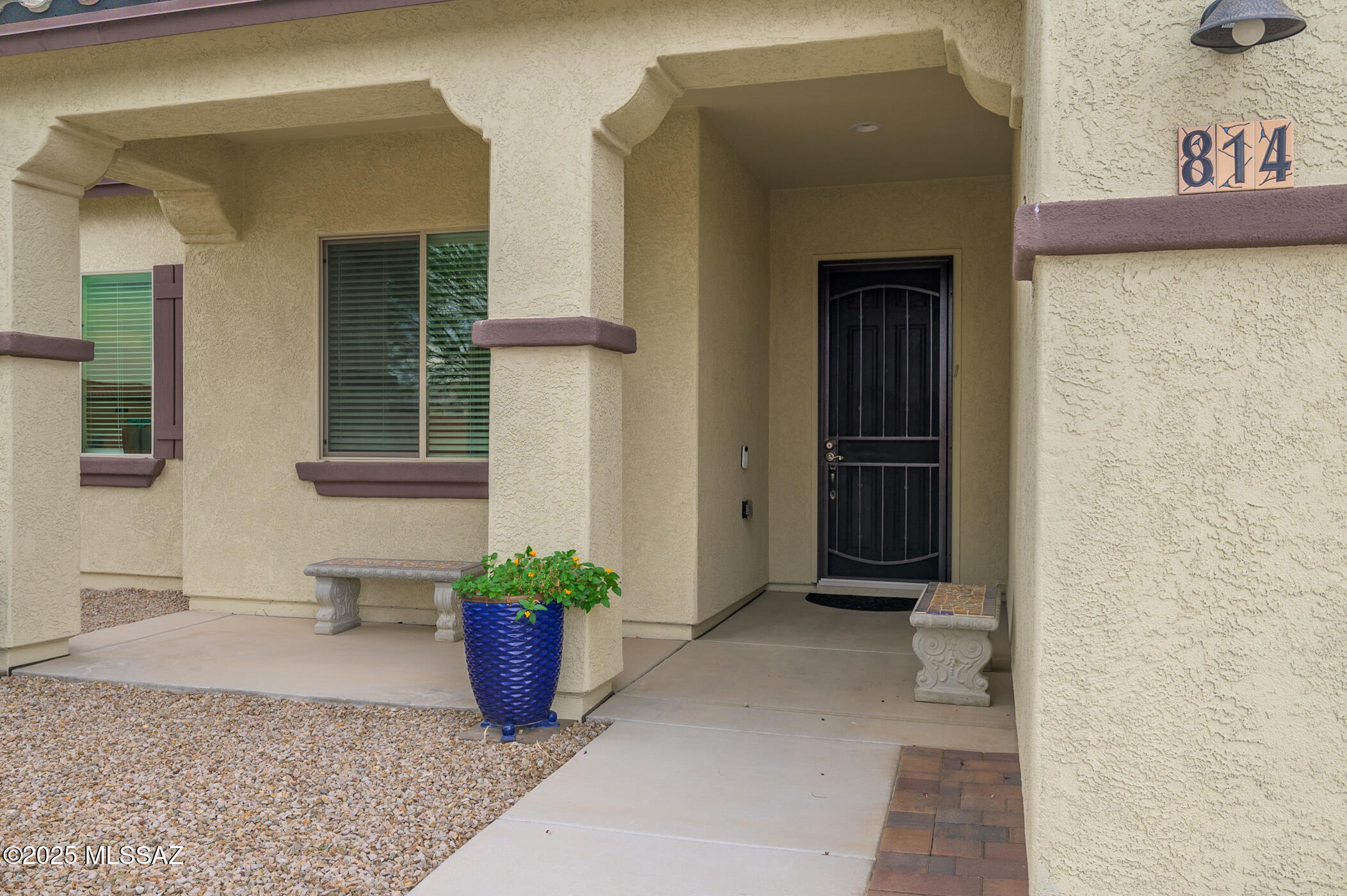 814 N Camino Colina Del Pino