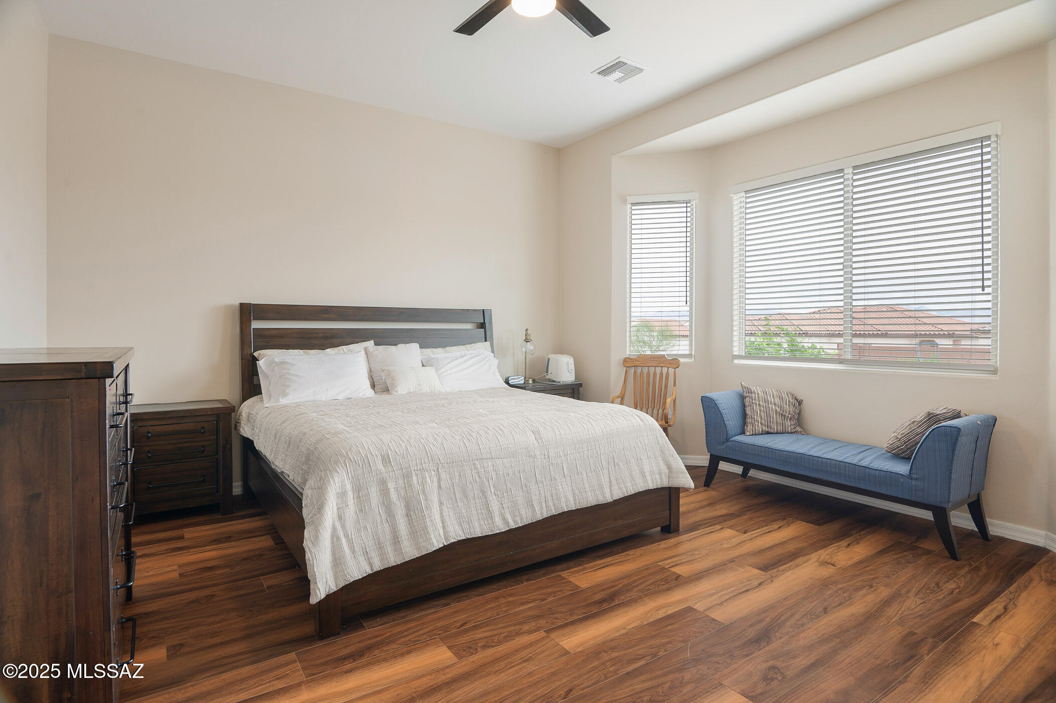 814 N Camino Colina Del Pino