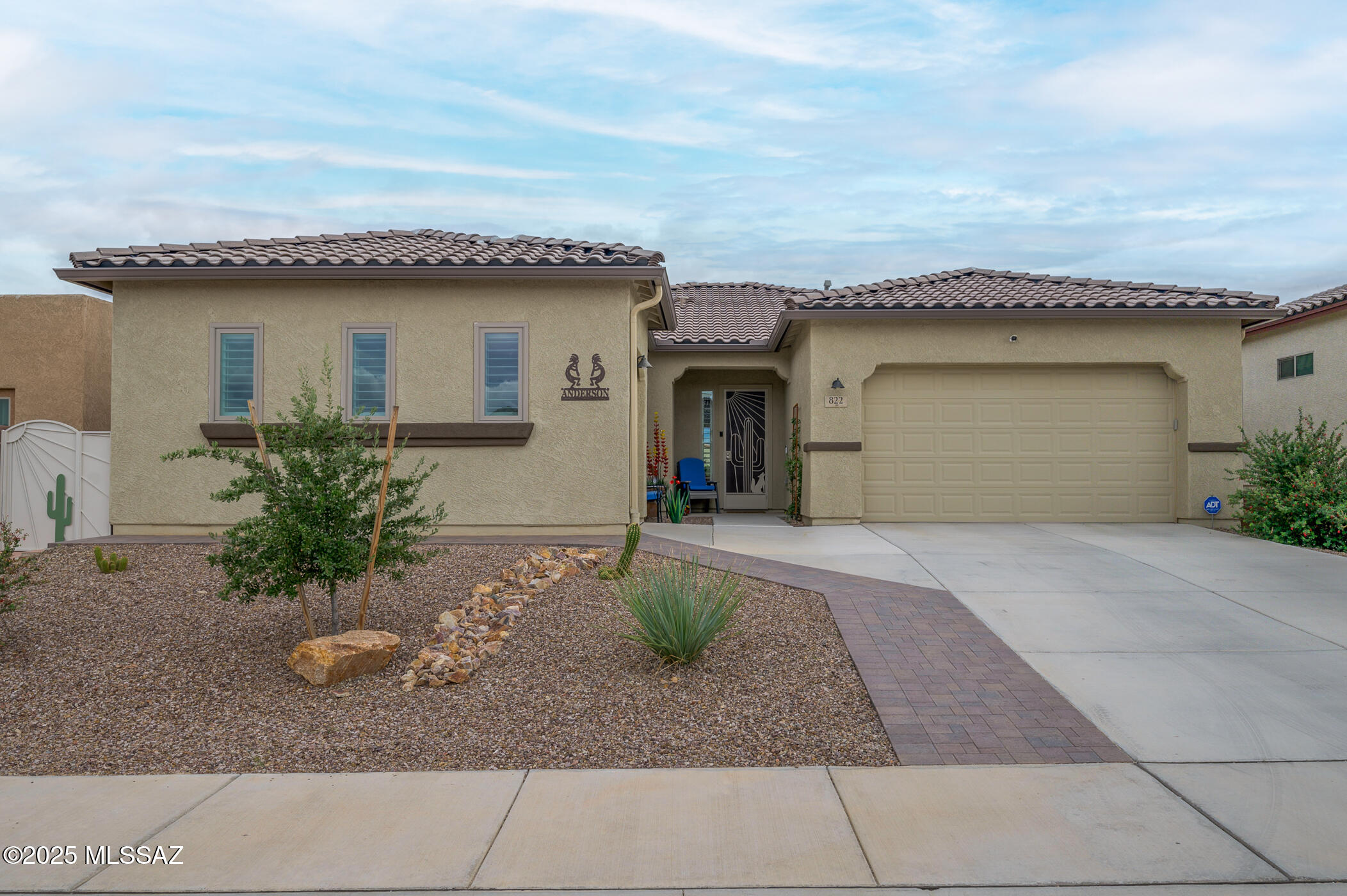 822 N Camino Cerro Morado