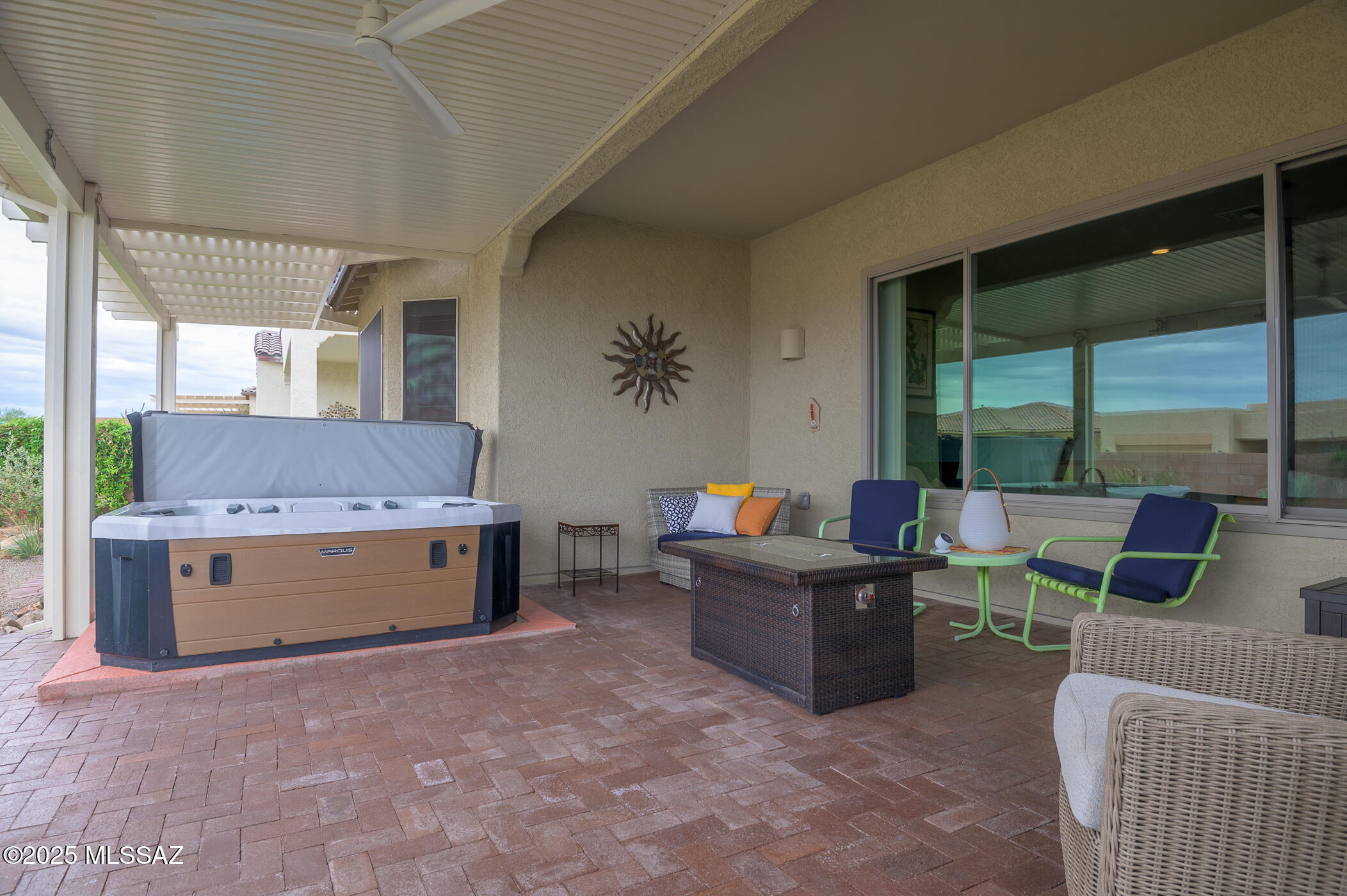 822 N Camino Cerro Morado