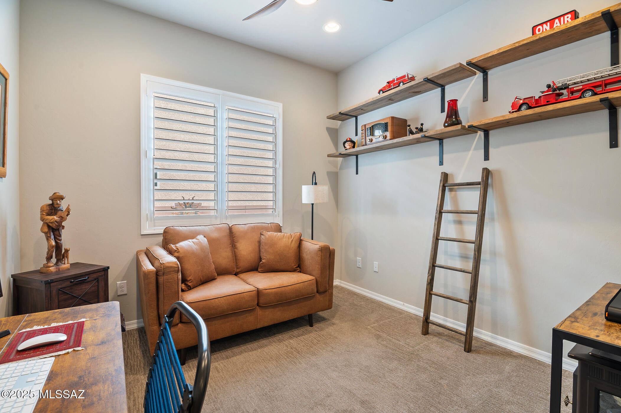822 N Camino Cerro Morado