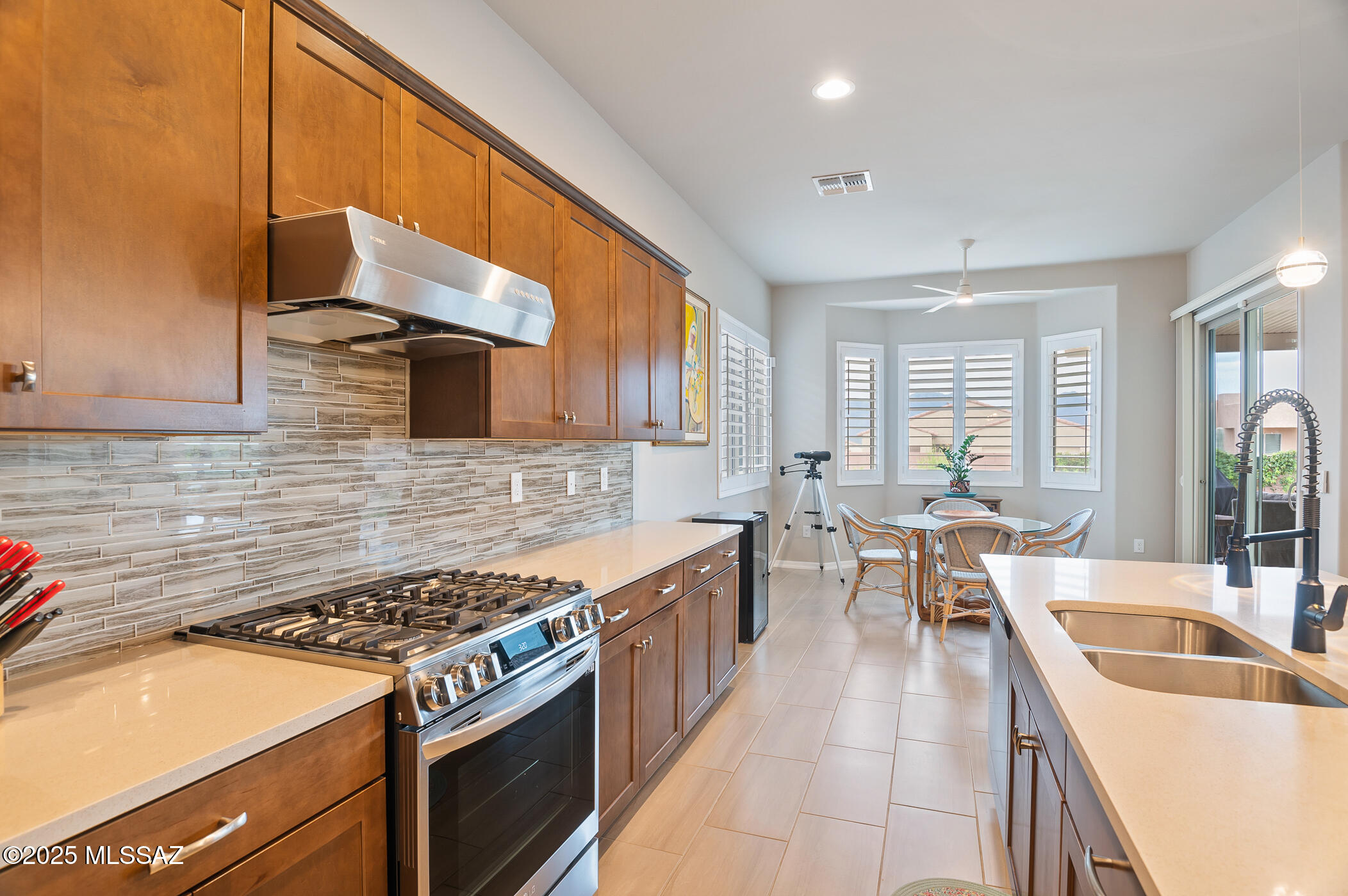 822 N Camino Cerro Morado