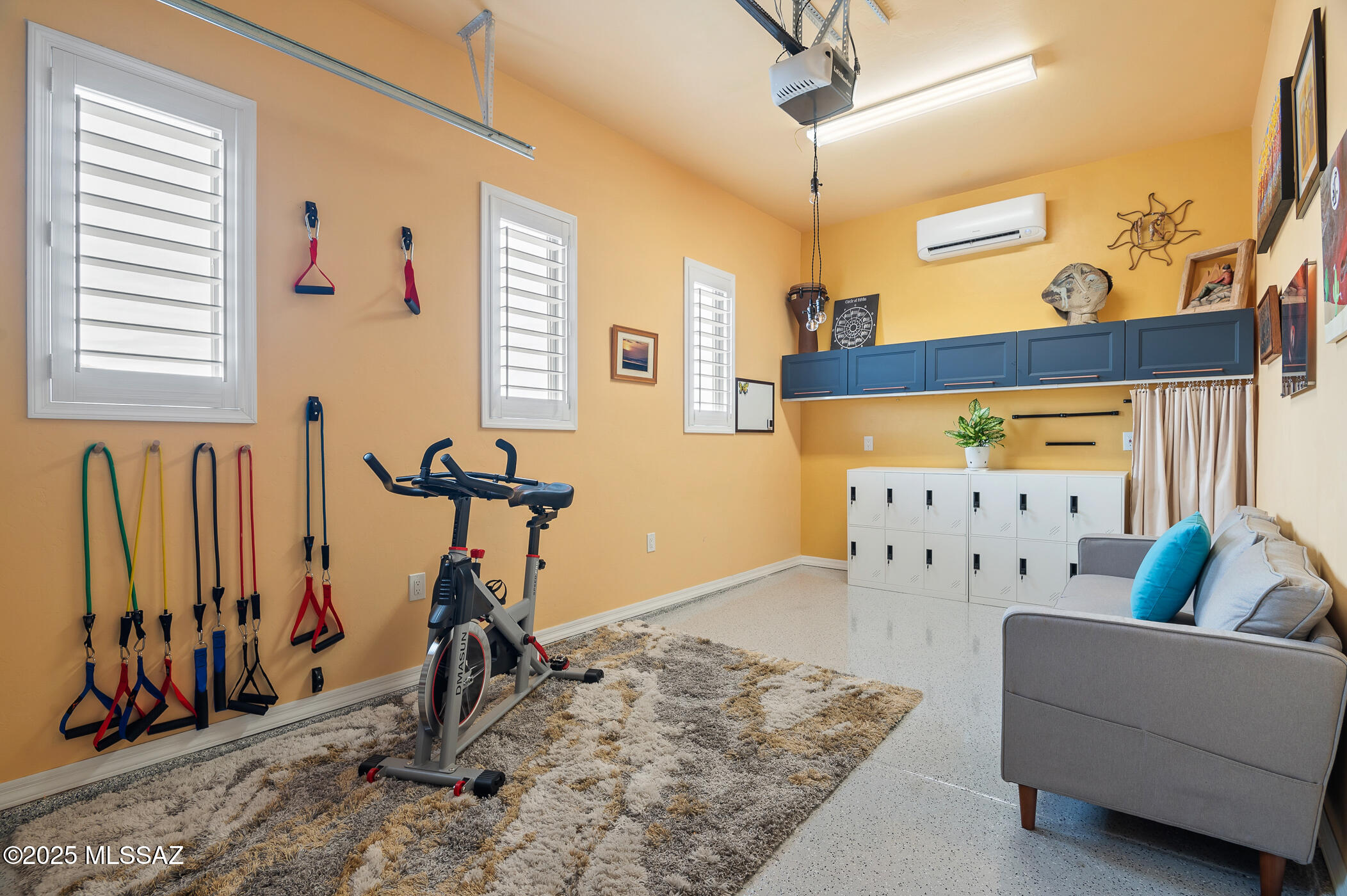 822 N Camino Cerro Morado
