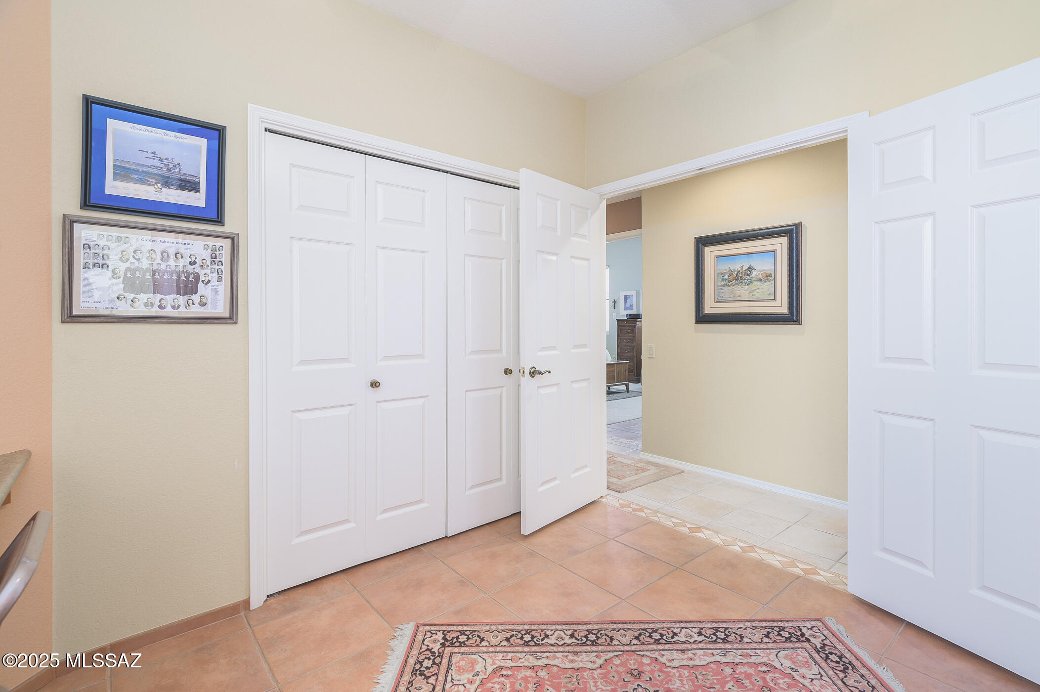 1586 W Calle Del Ducado