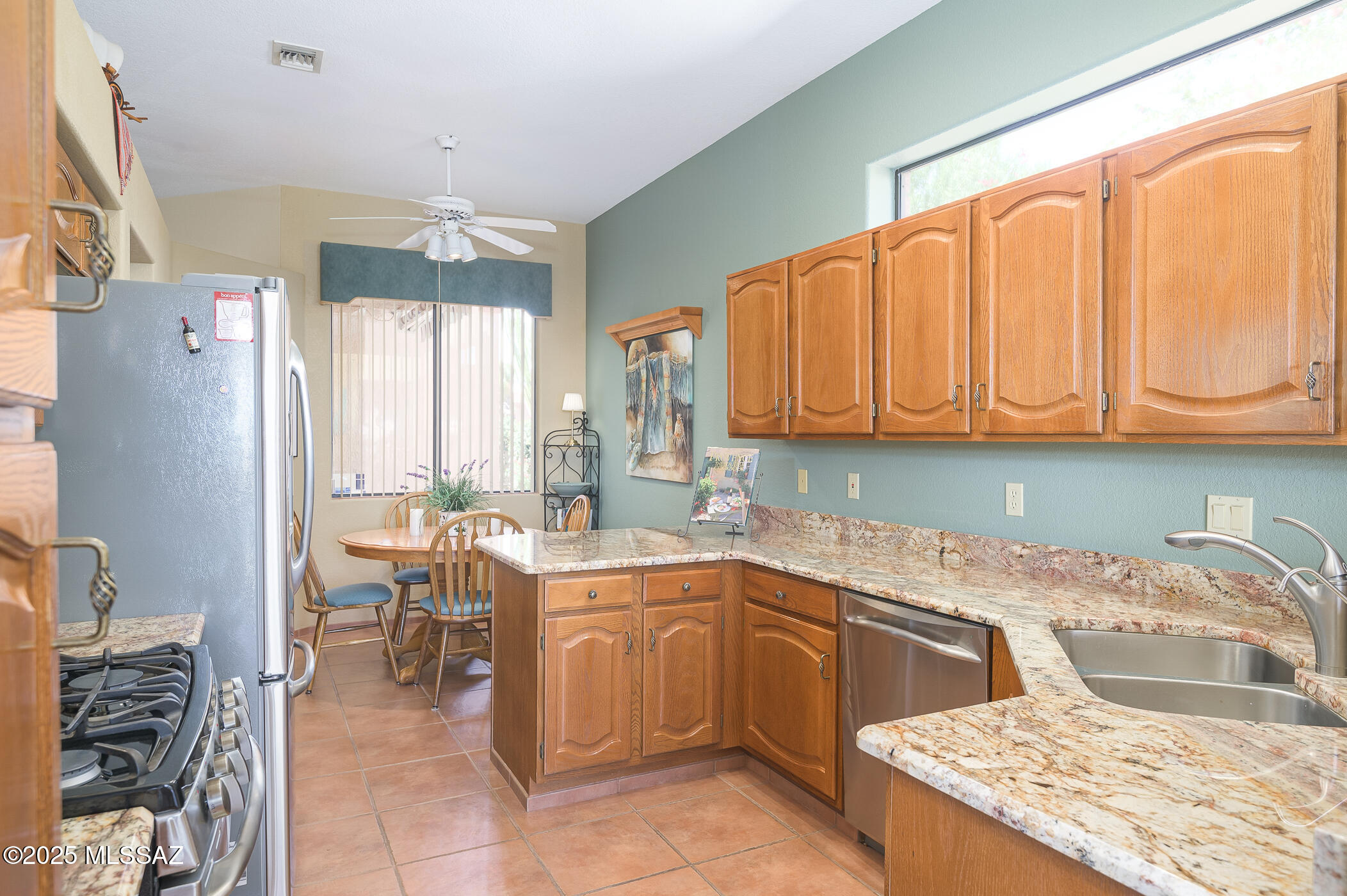 1586 W Calle Del Ducado