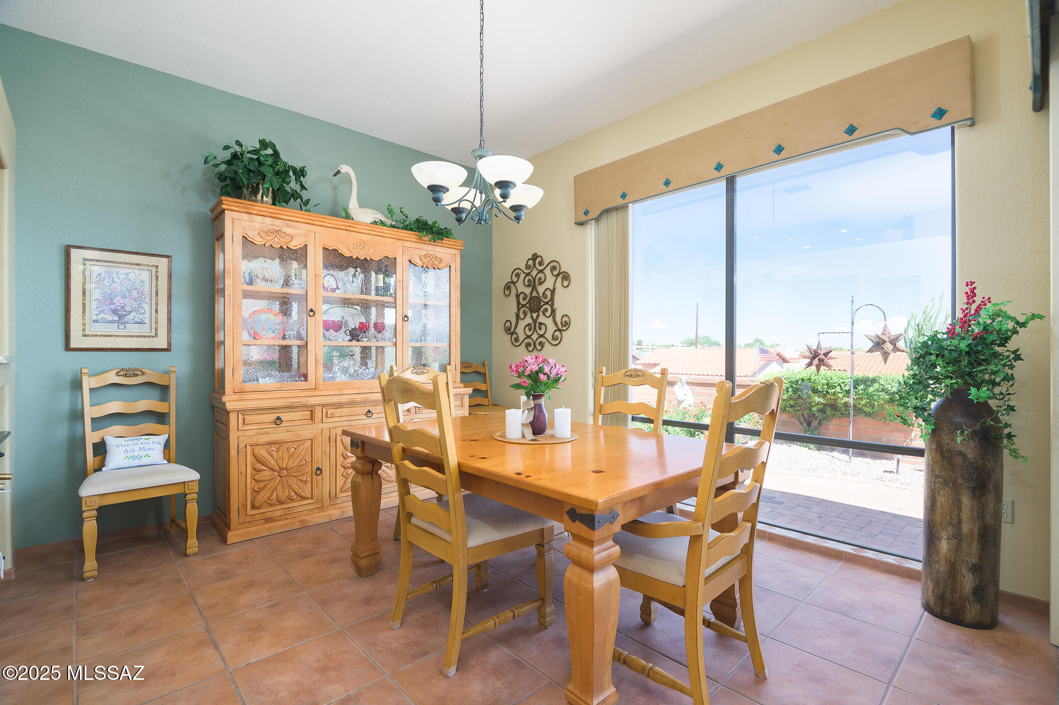 1586 W Calle Del Ducado