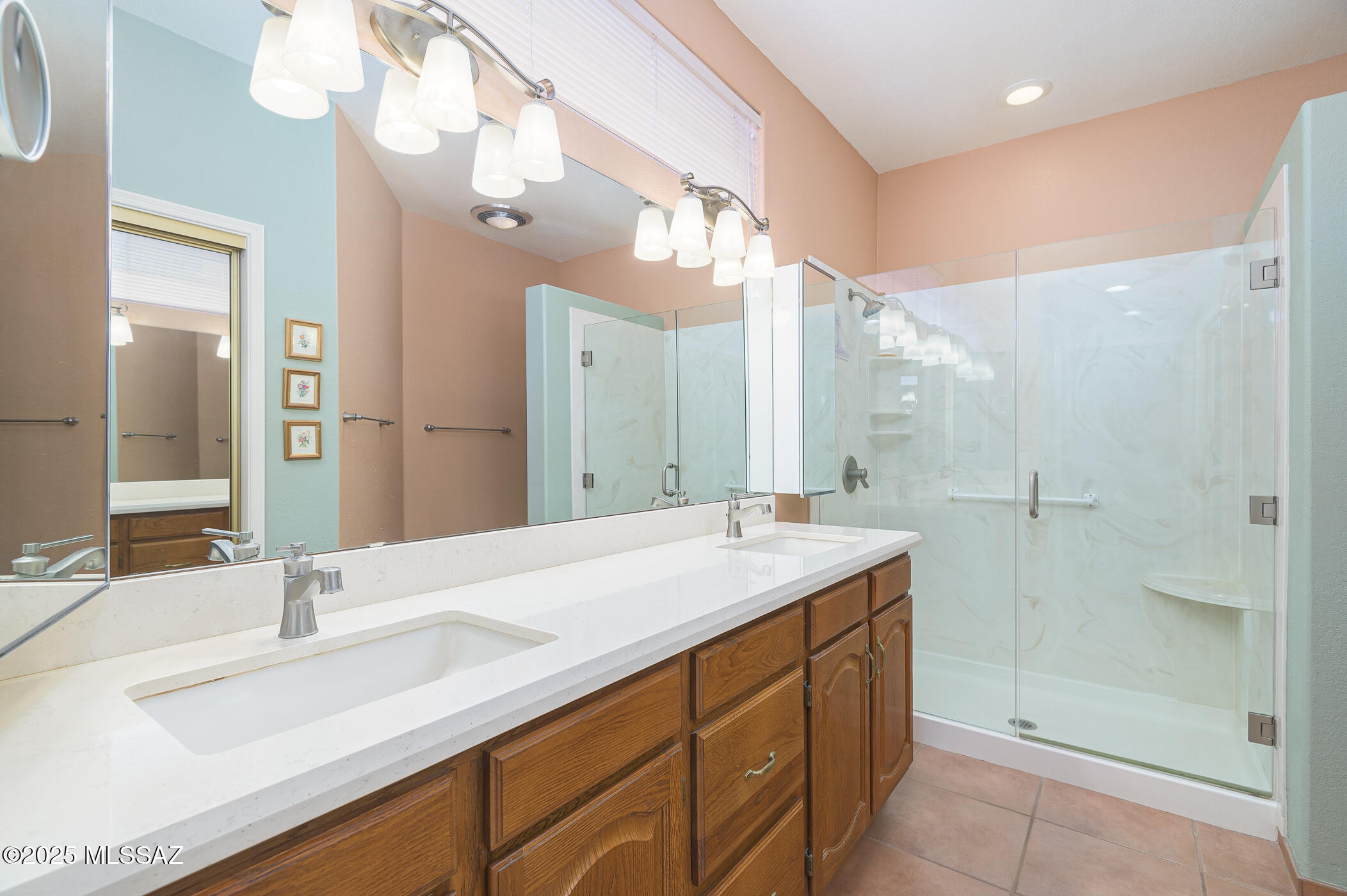 1586 W Calle Del Ducado