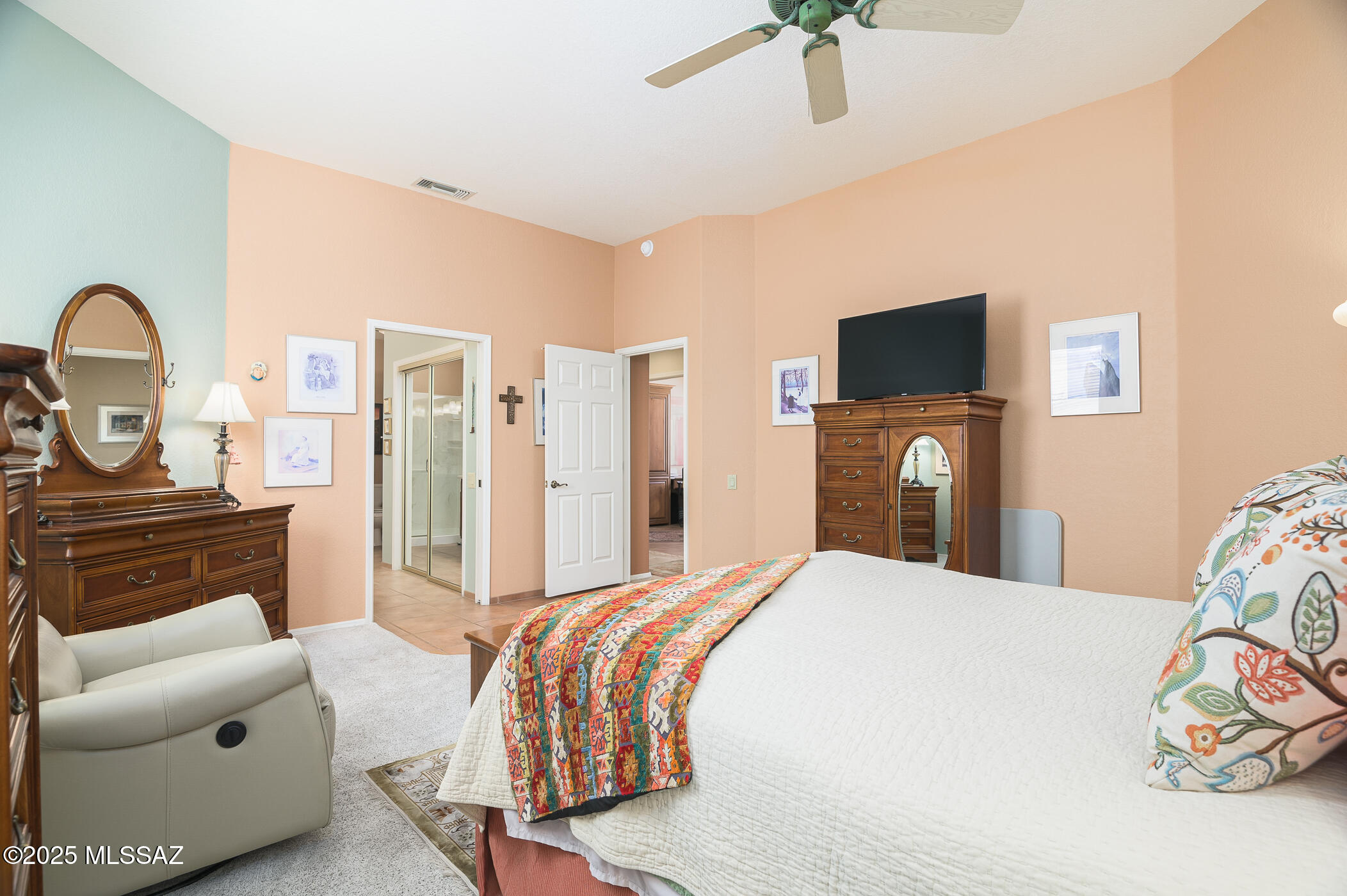 1586 W Calle Del Ducado