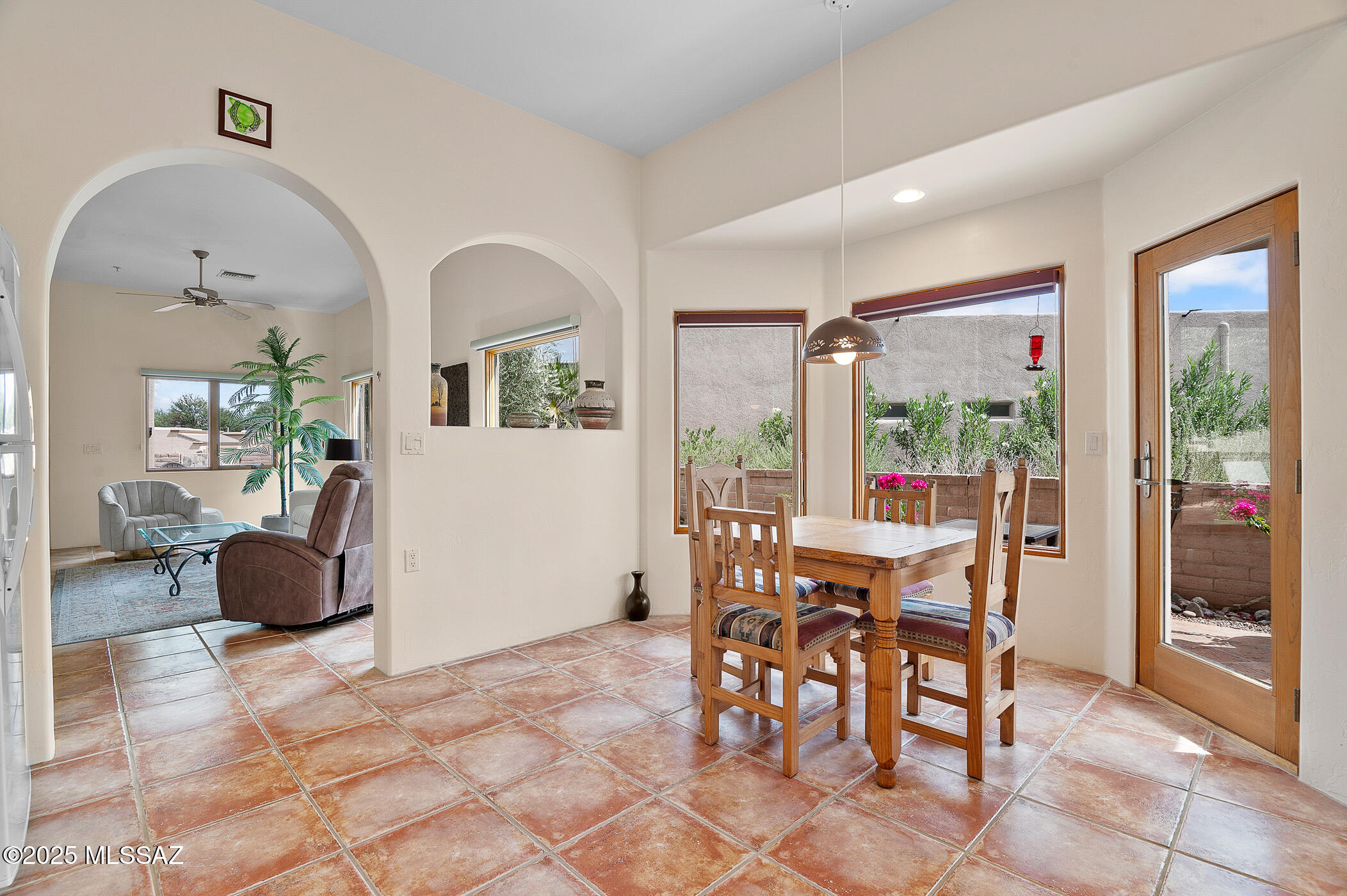 835 W Waterview Drive