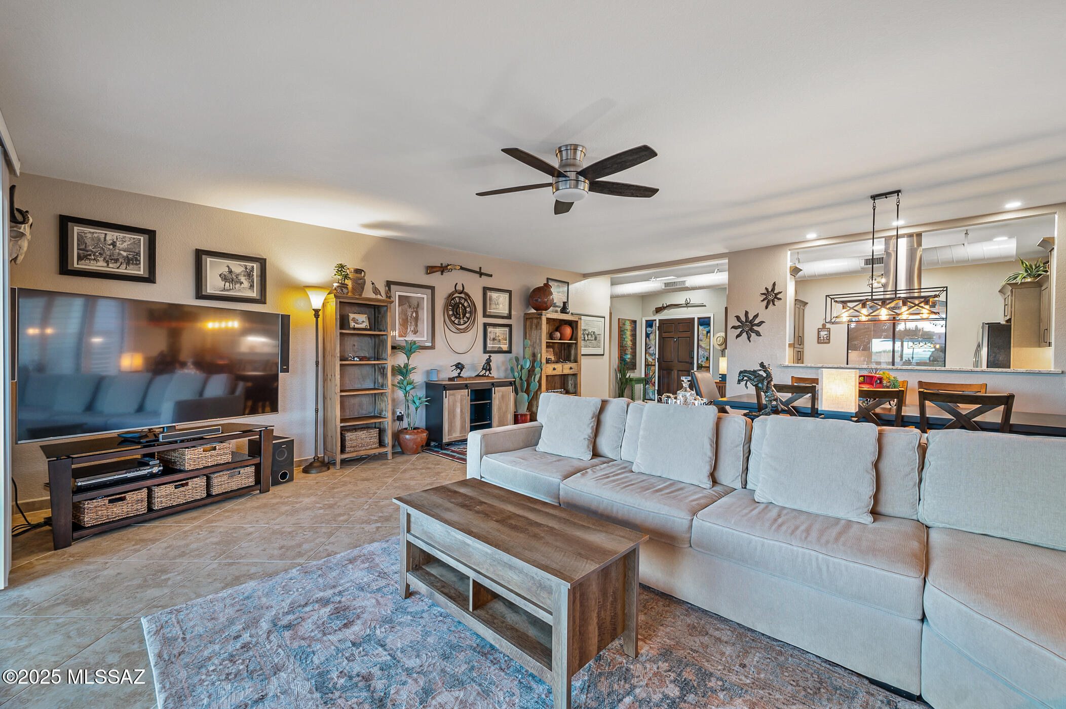 1560 W Calle Del Ducado