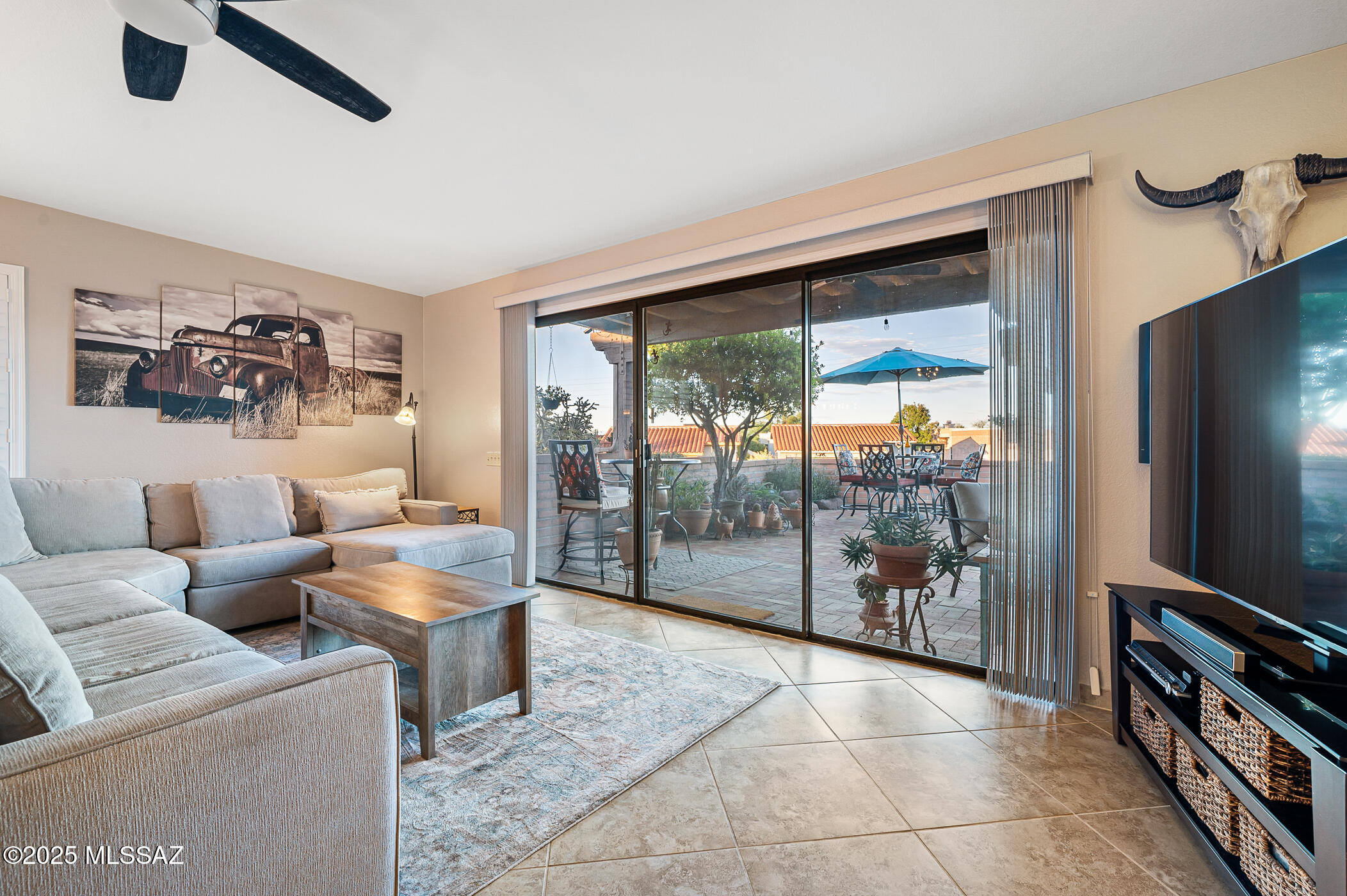 1560 W Calle Del Ducado