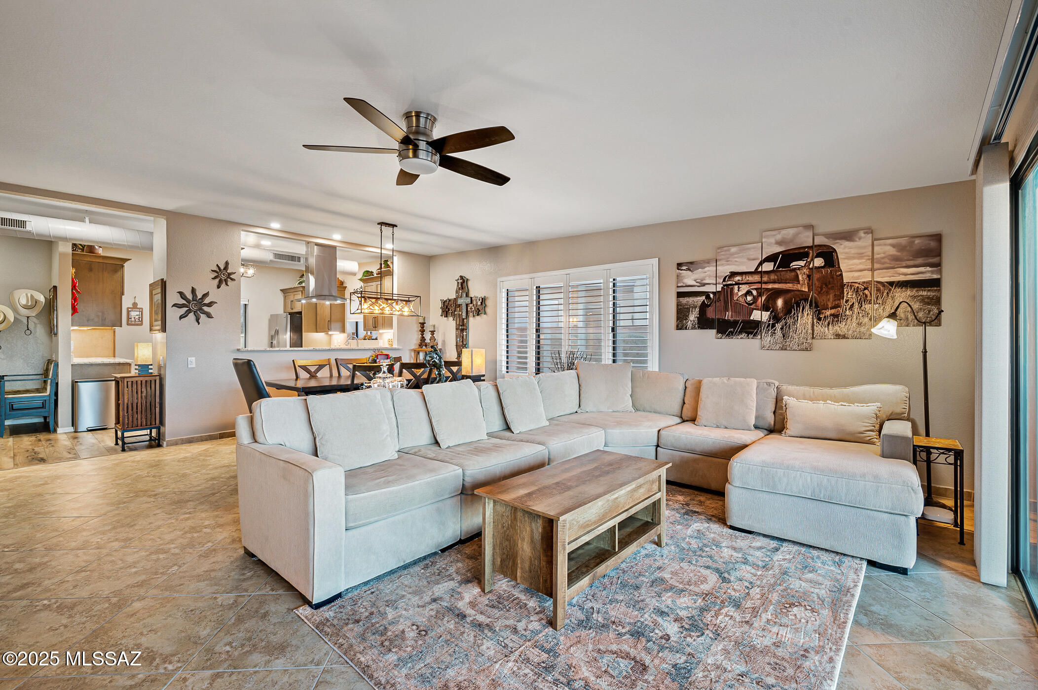 1560 W Calle Del Ducado