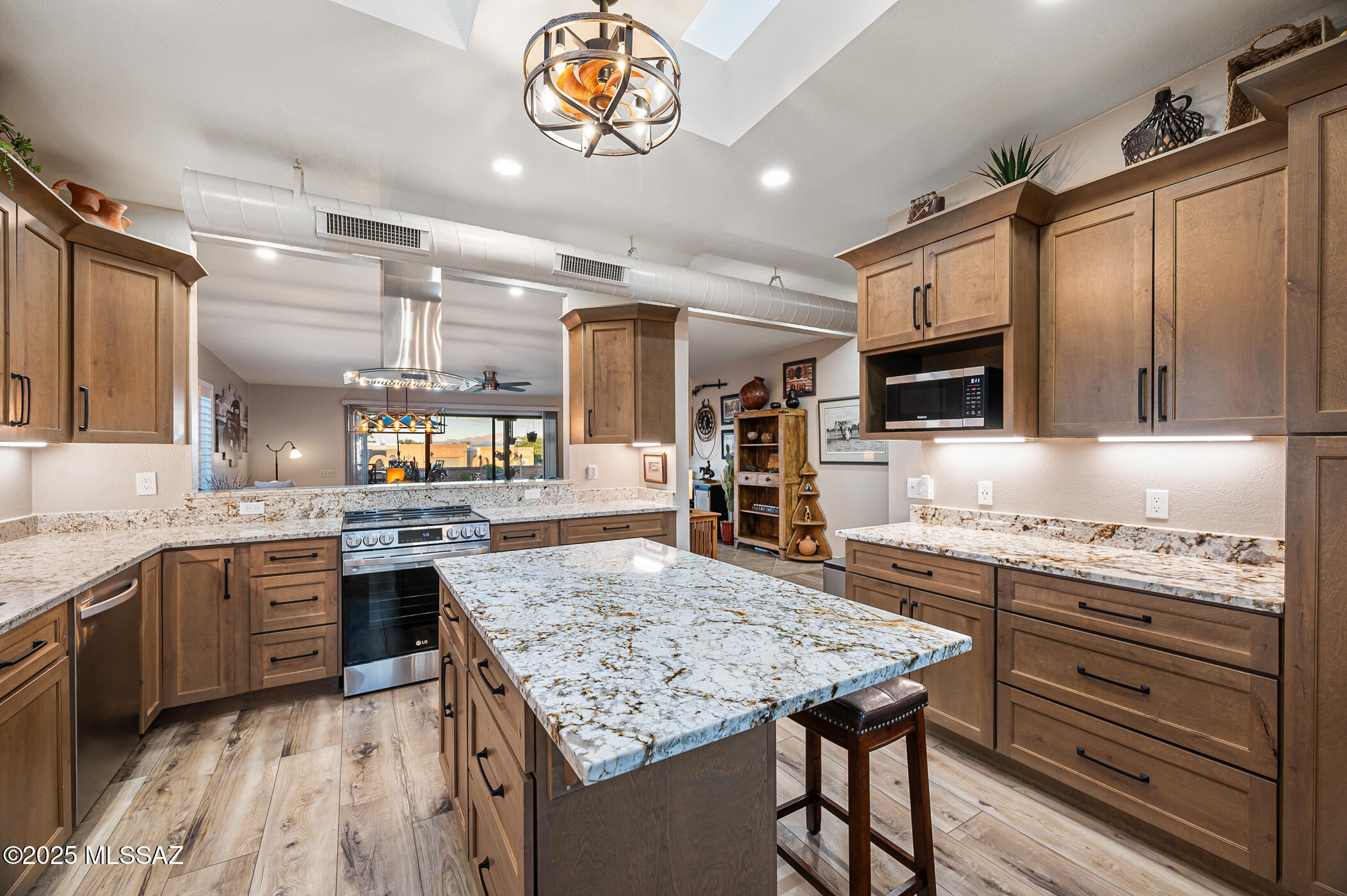 1560 W Calle Del Ducado