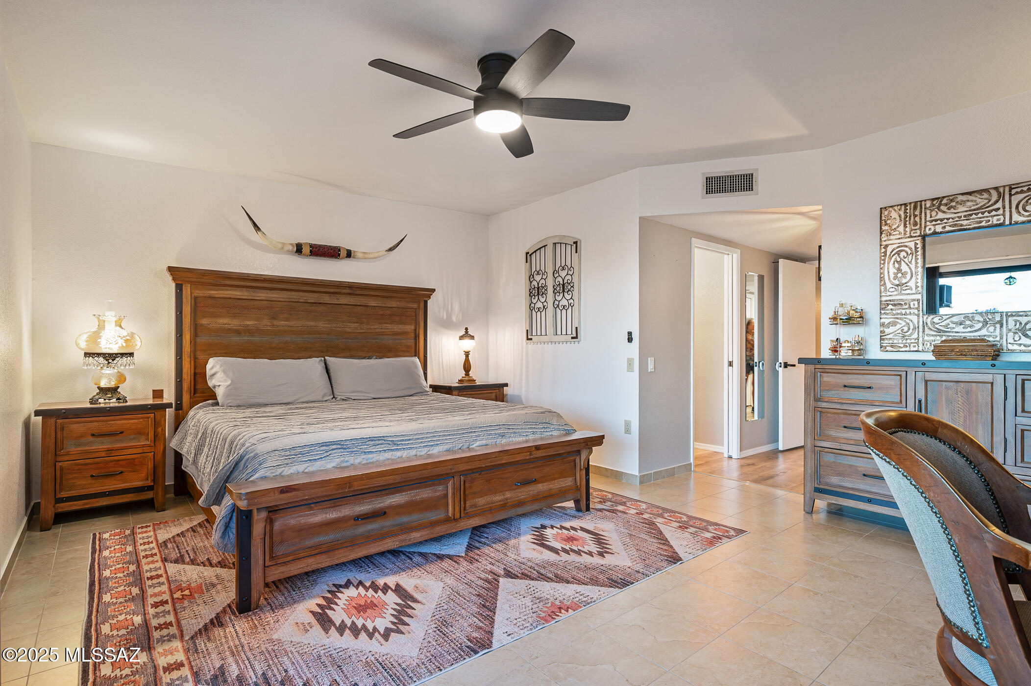 1560 W Calle Del Ducado