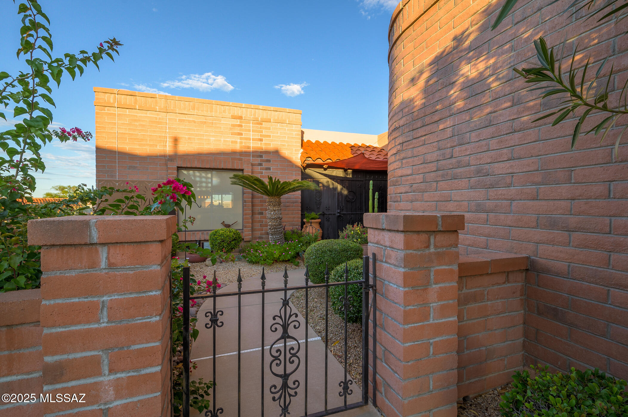 1560 W Calle Del Ducado