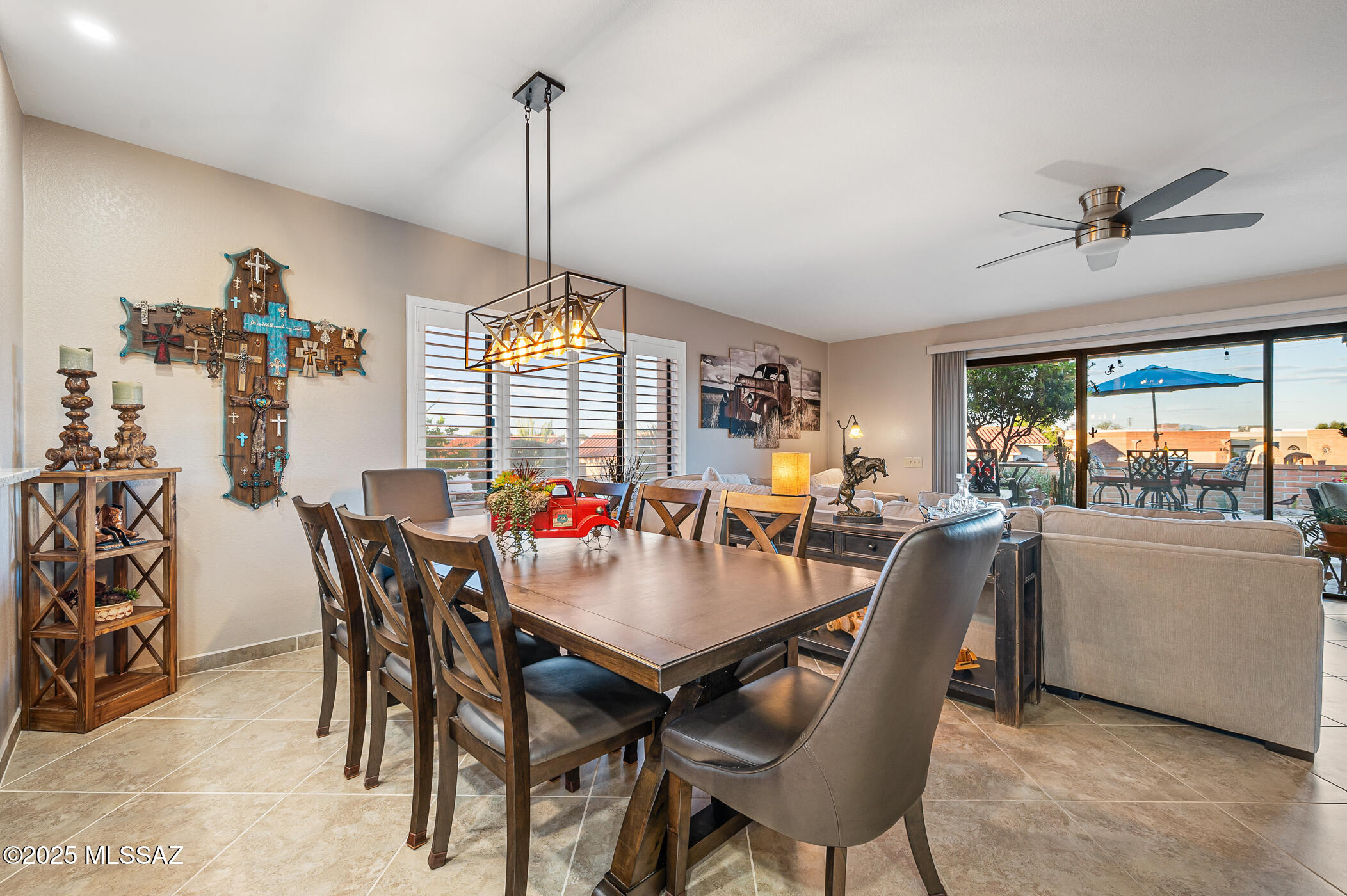 1560 W Calle Del Ducado