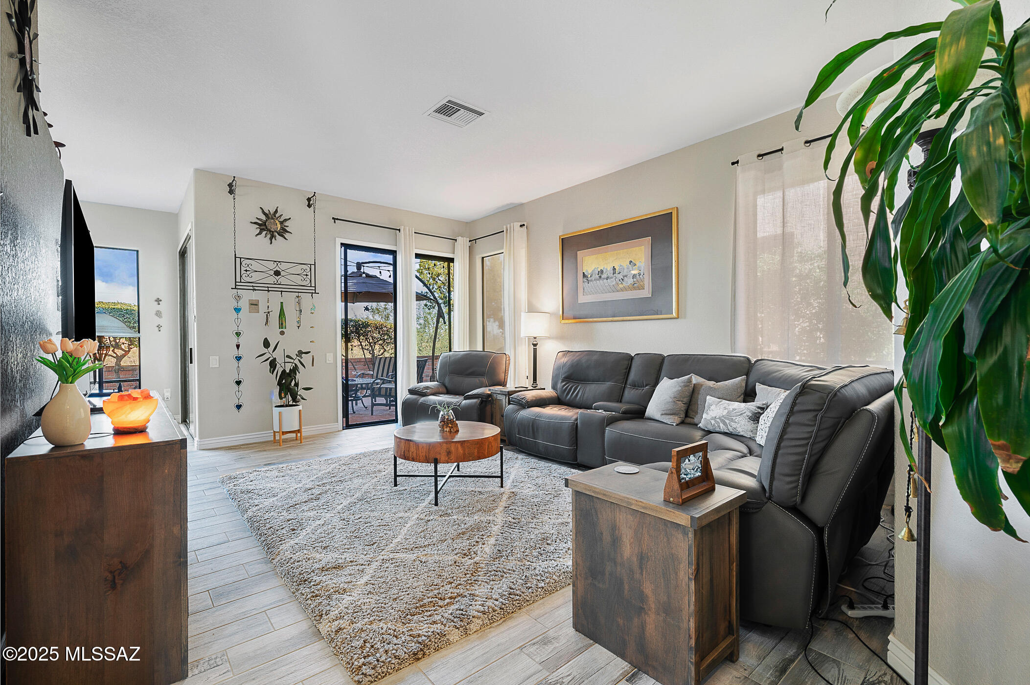 1622 W Vuelta Salvatierra