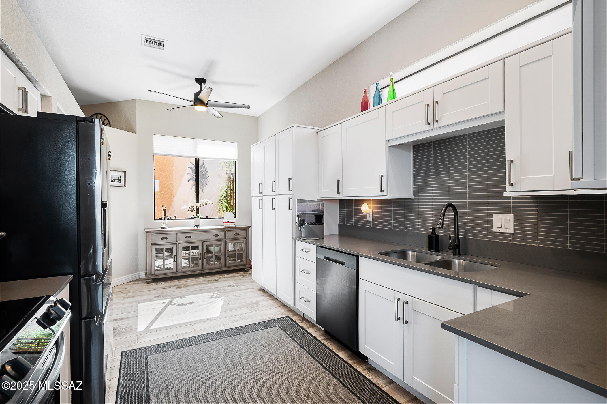 1622 W Vuelta Salvatierra