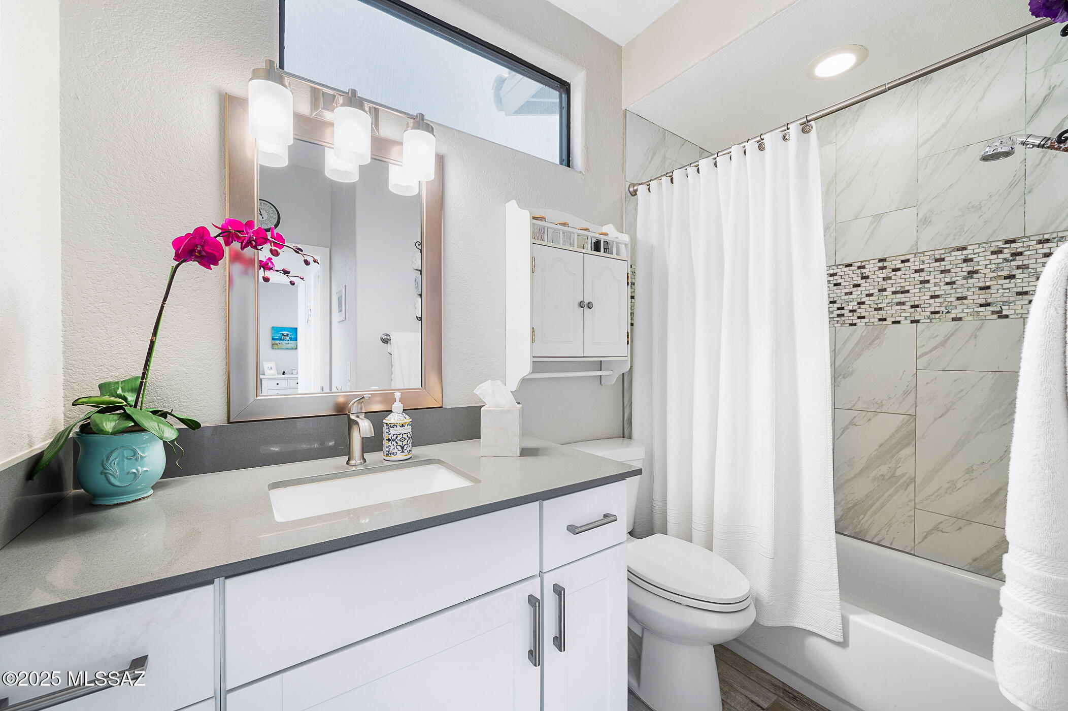 1622 W Vuelta Salvatierra