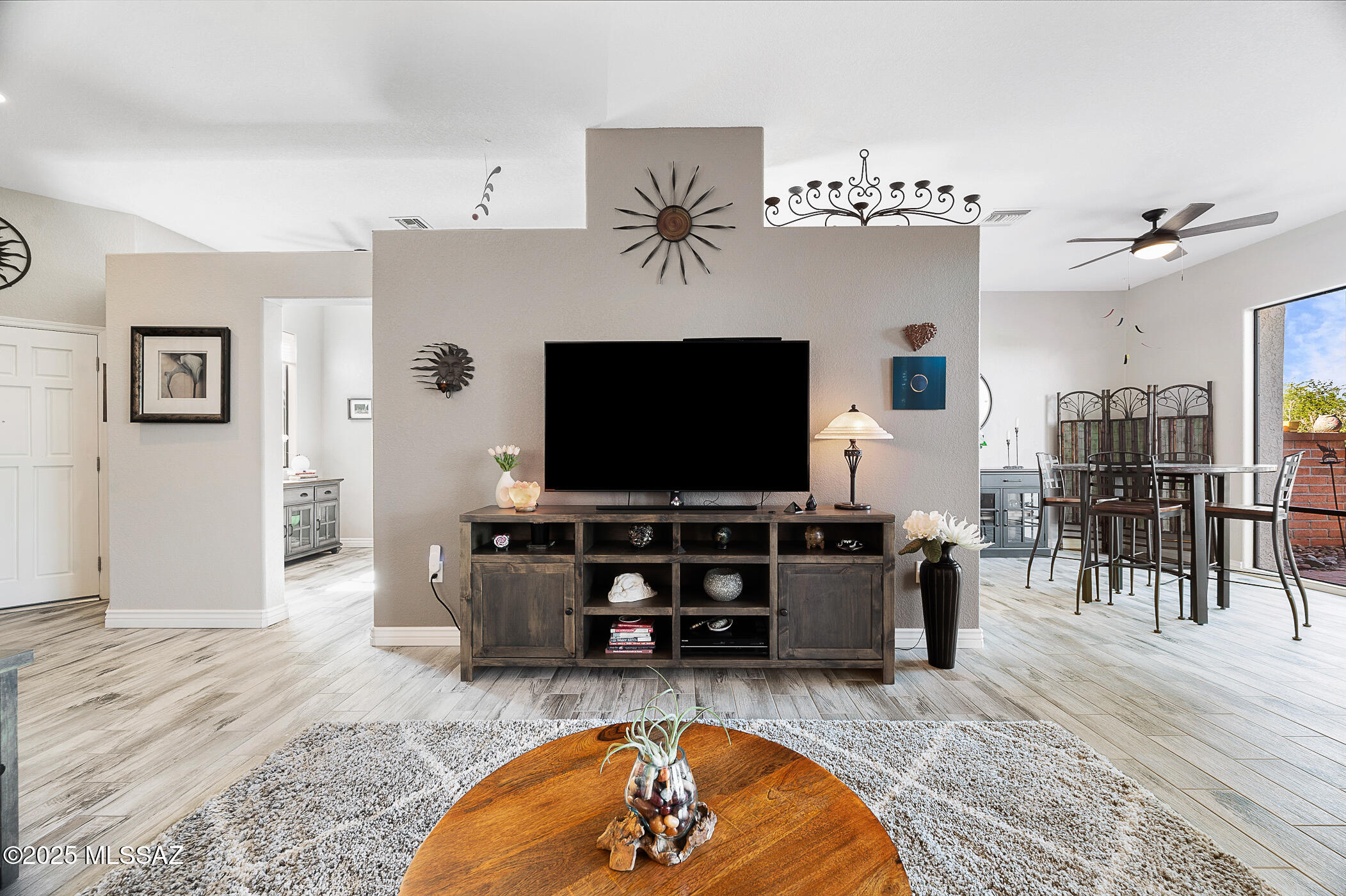 1622 W Vuelta Salvatierra