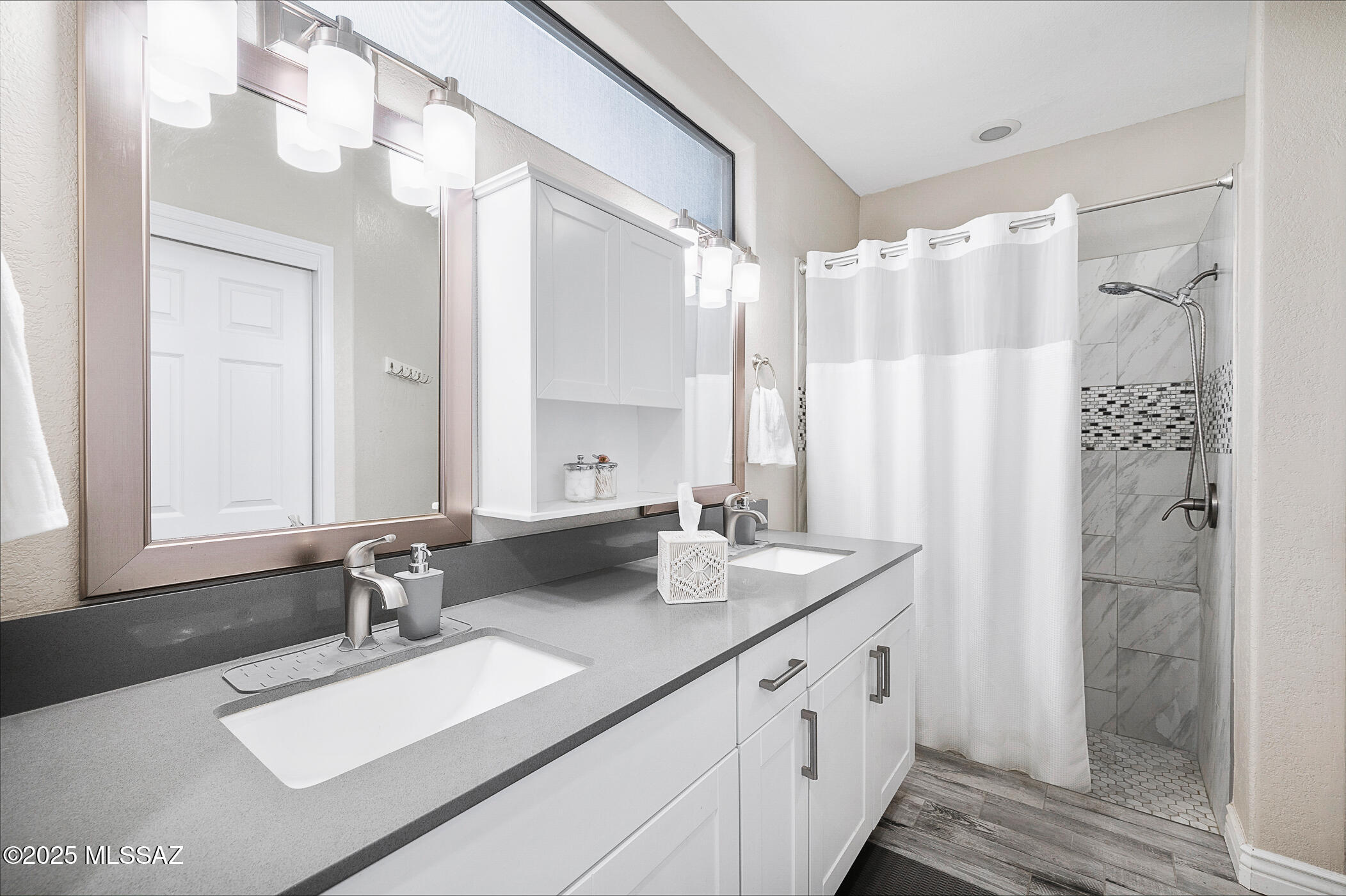 1622 W Vuelta Salvatierra