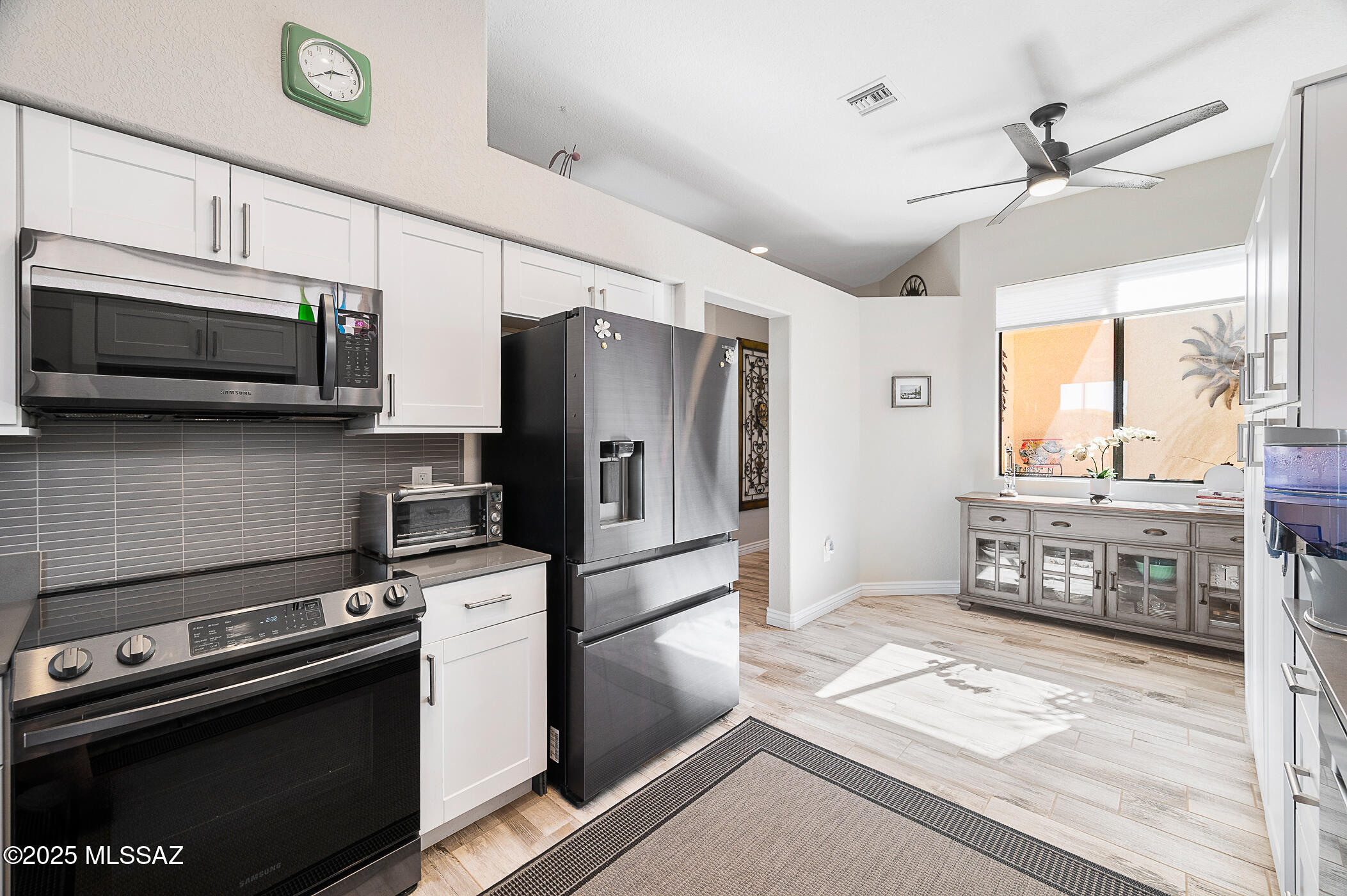 1622 W Vuelta Salvatierra