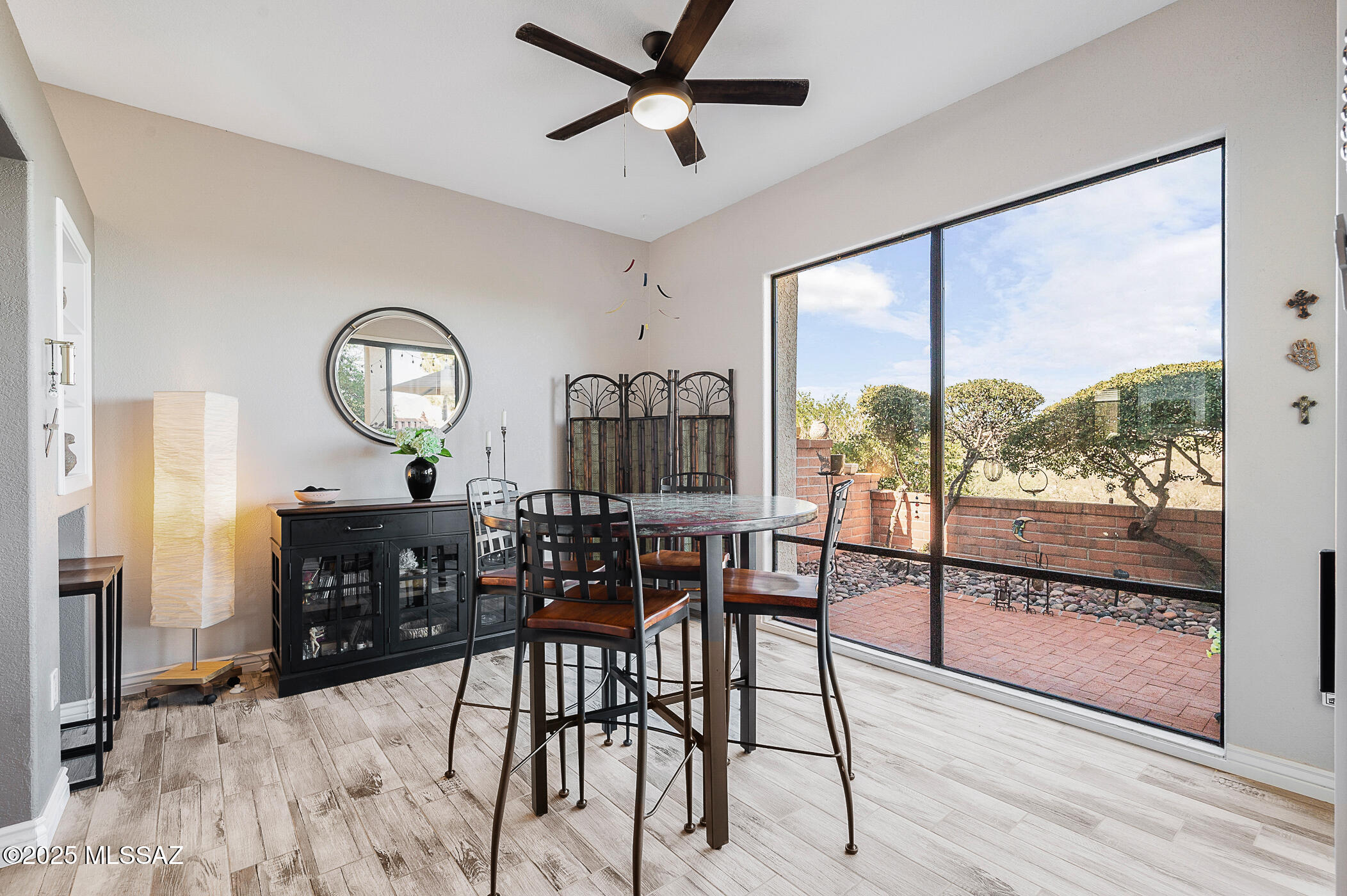 1622 W Vuelta Salvatierra