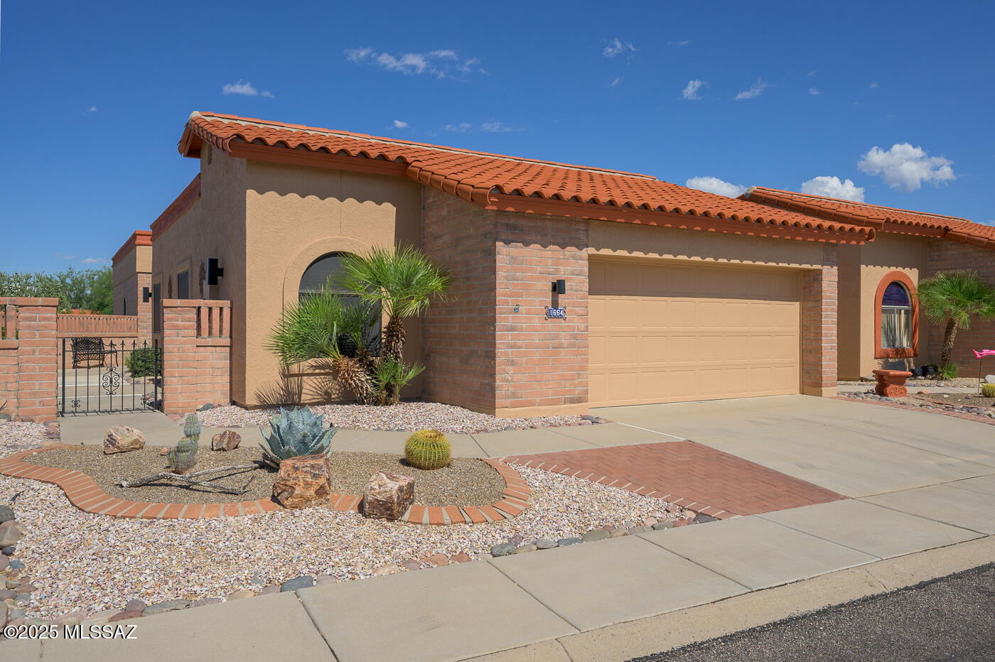 1664 W Calle Del Ducado
