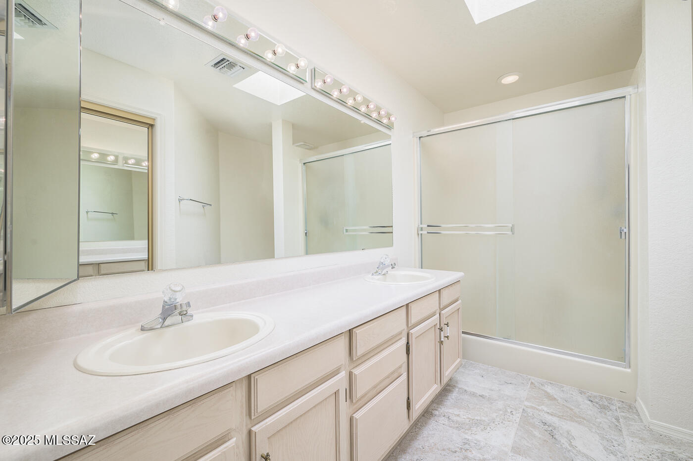 1664 W Calle Del Ducado