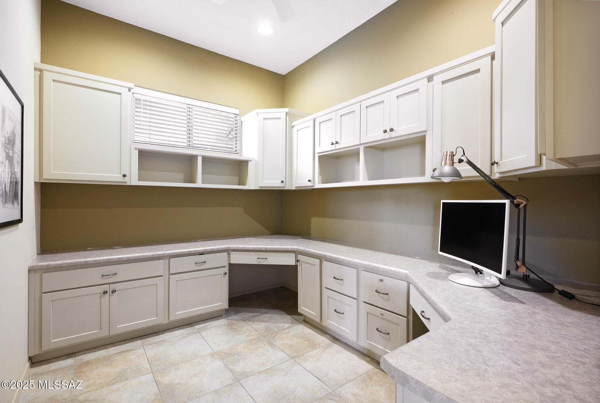 1809 W Calle Casas Lindas