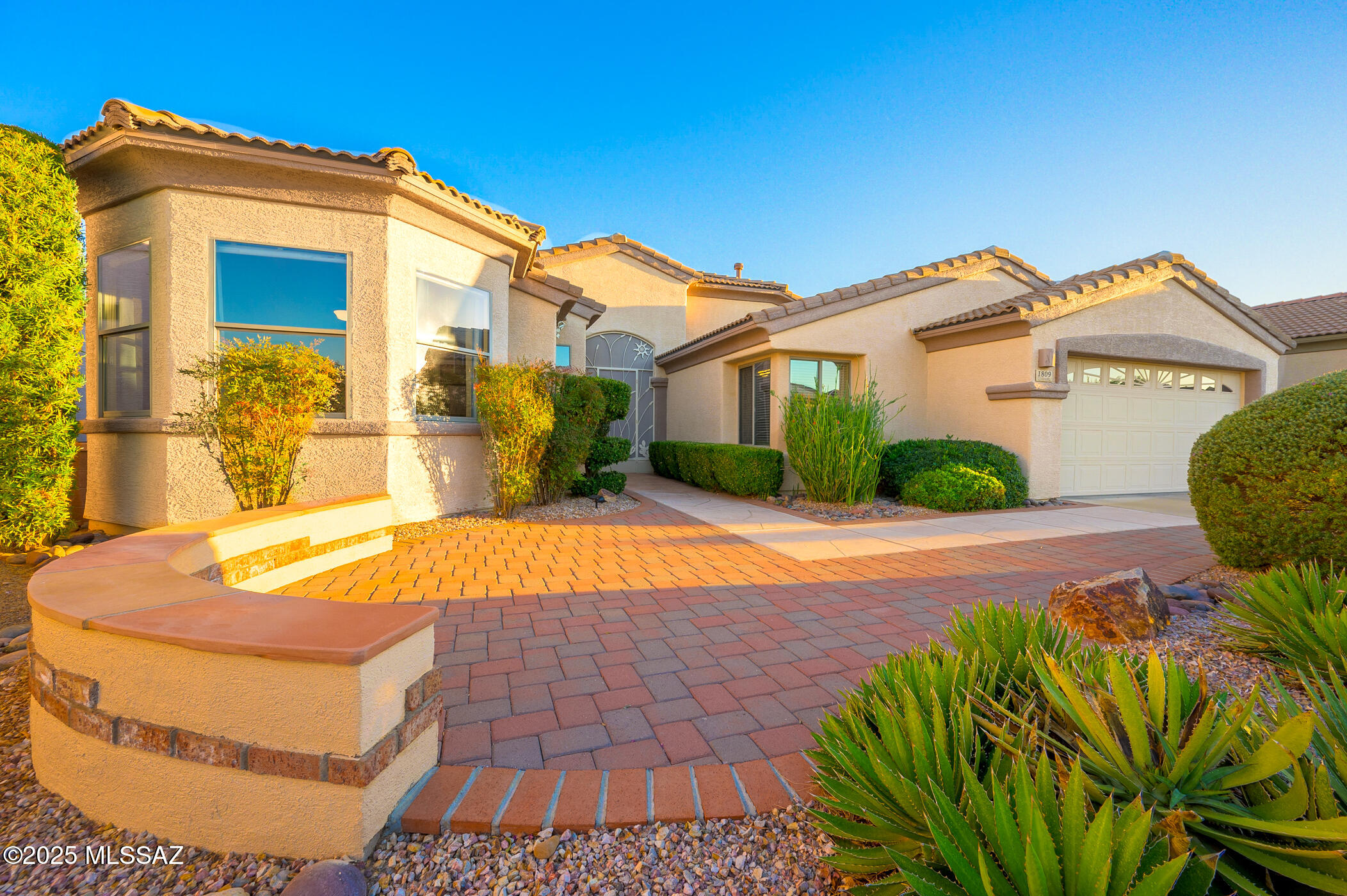 1809 W Calle Casas Lindas