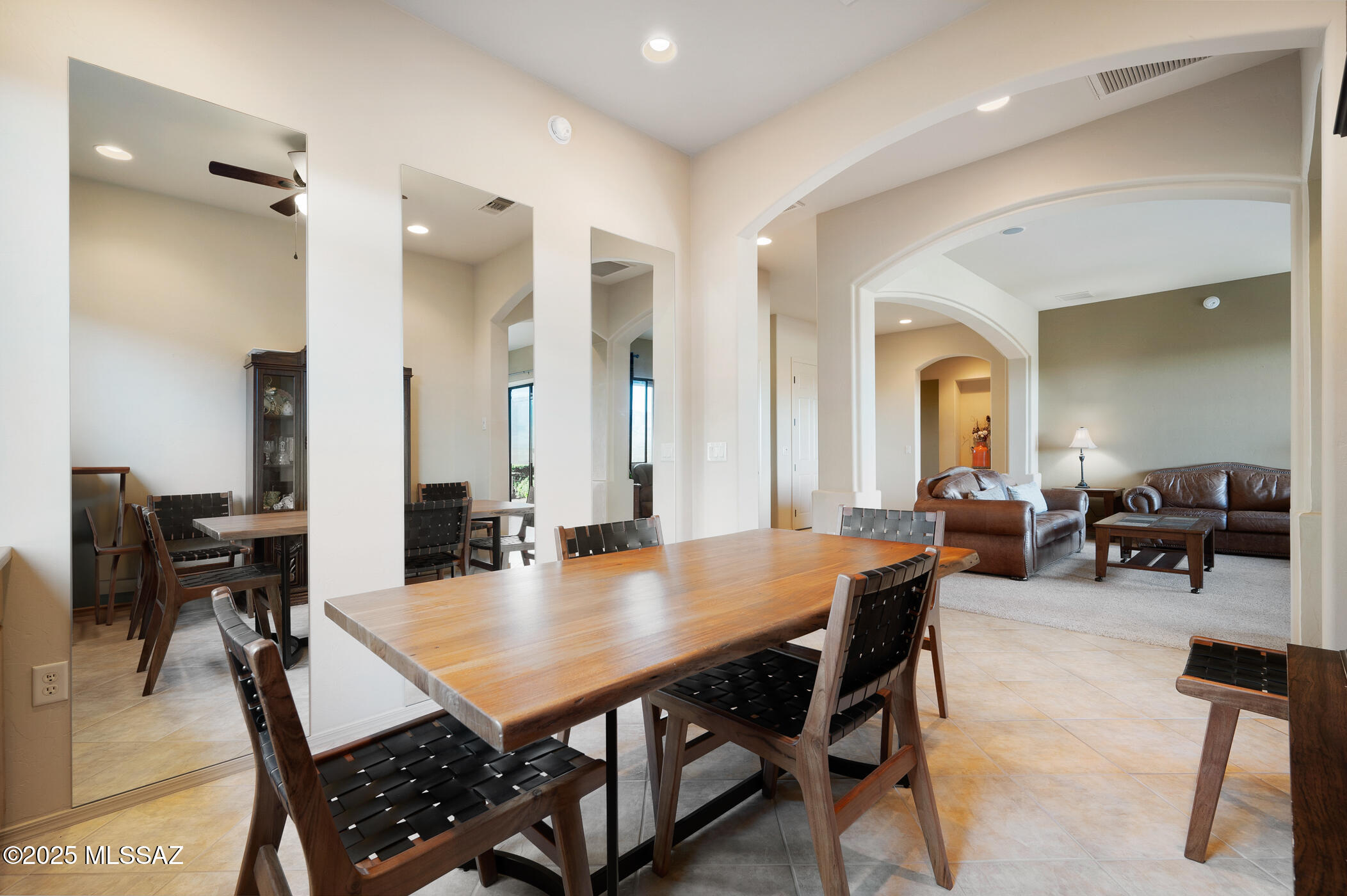 1809 W Calle Casas Lindas