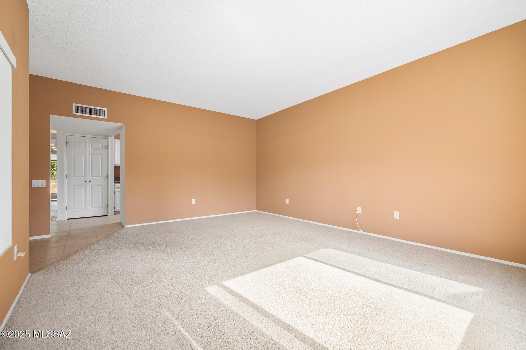 1442 W Calle Mendoza