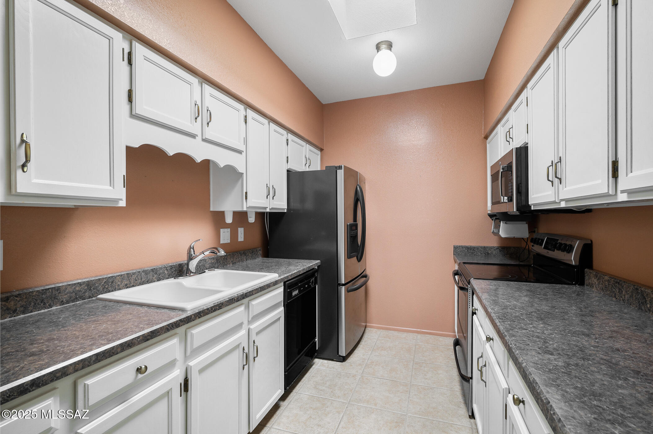 1442 W Calle Mendoza