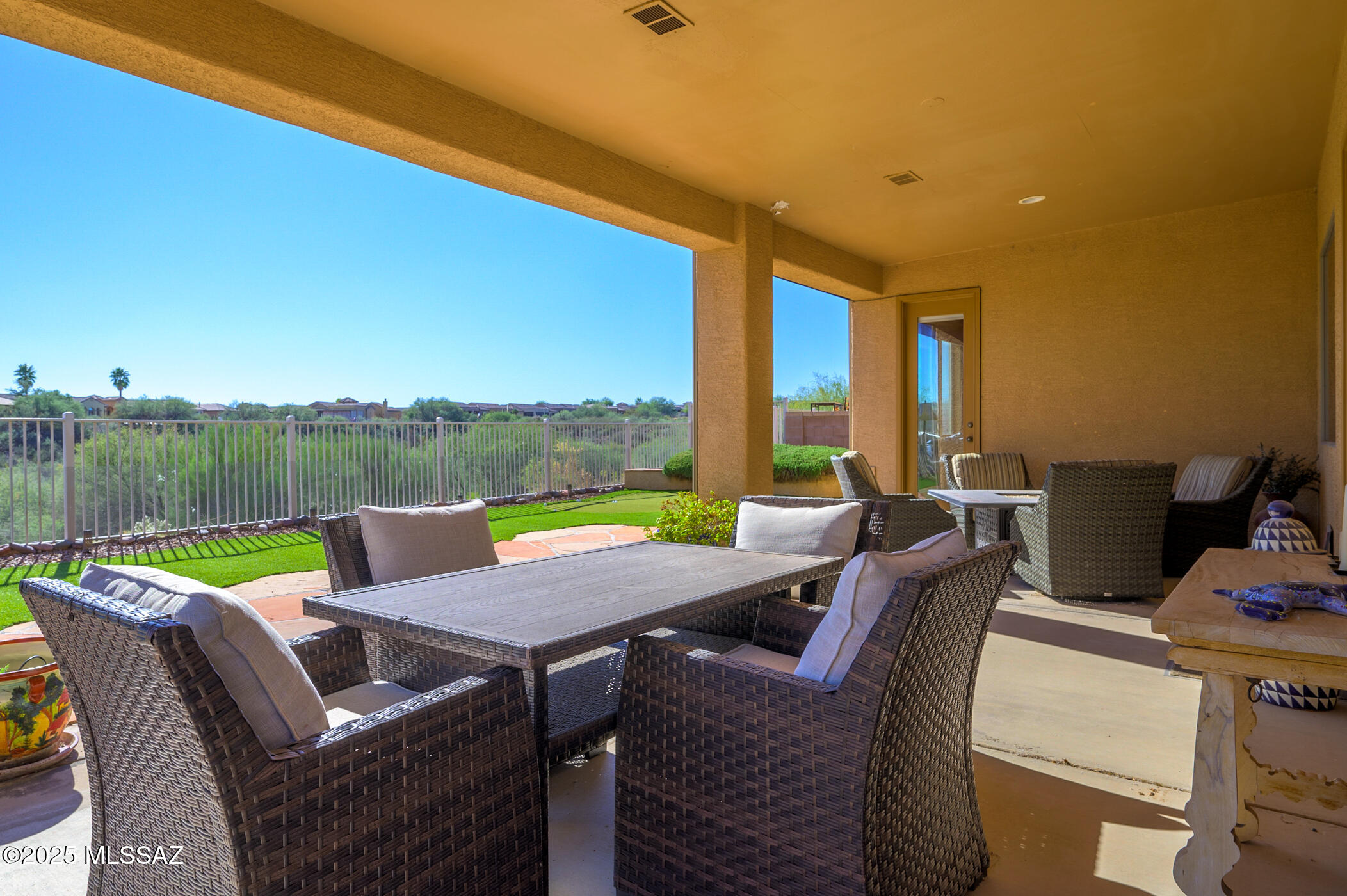 1797 W Placita Canoa Azul