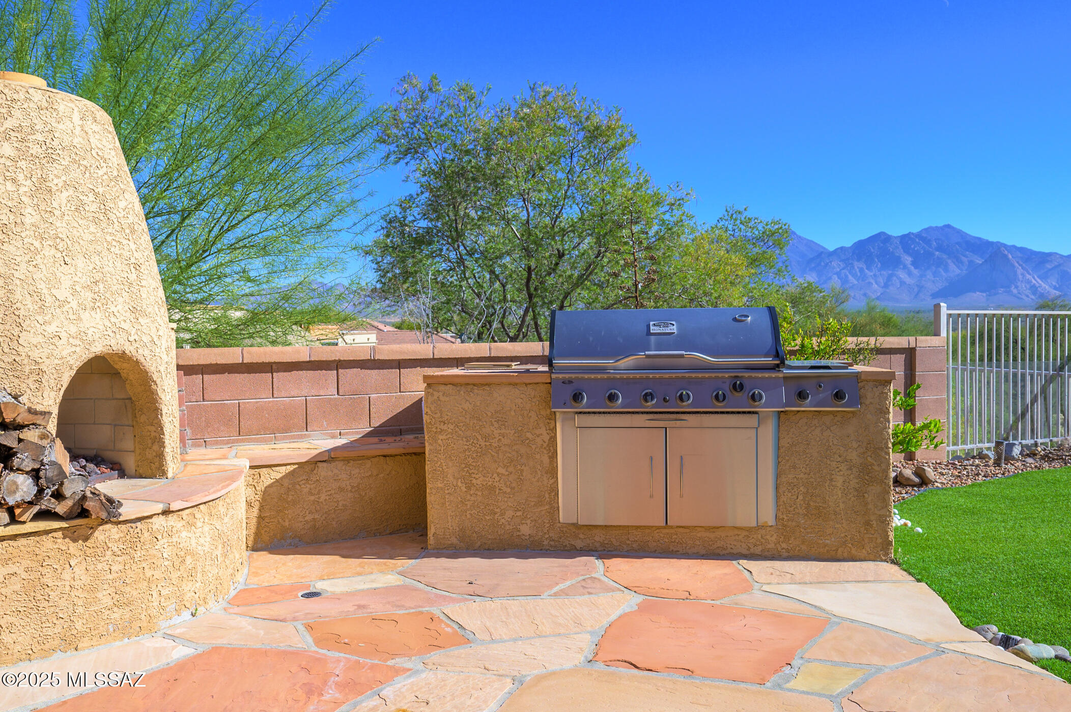 1797 W Placita Canoa Azul