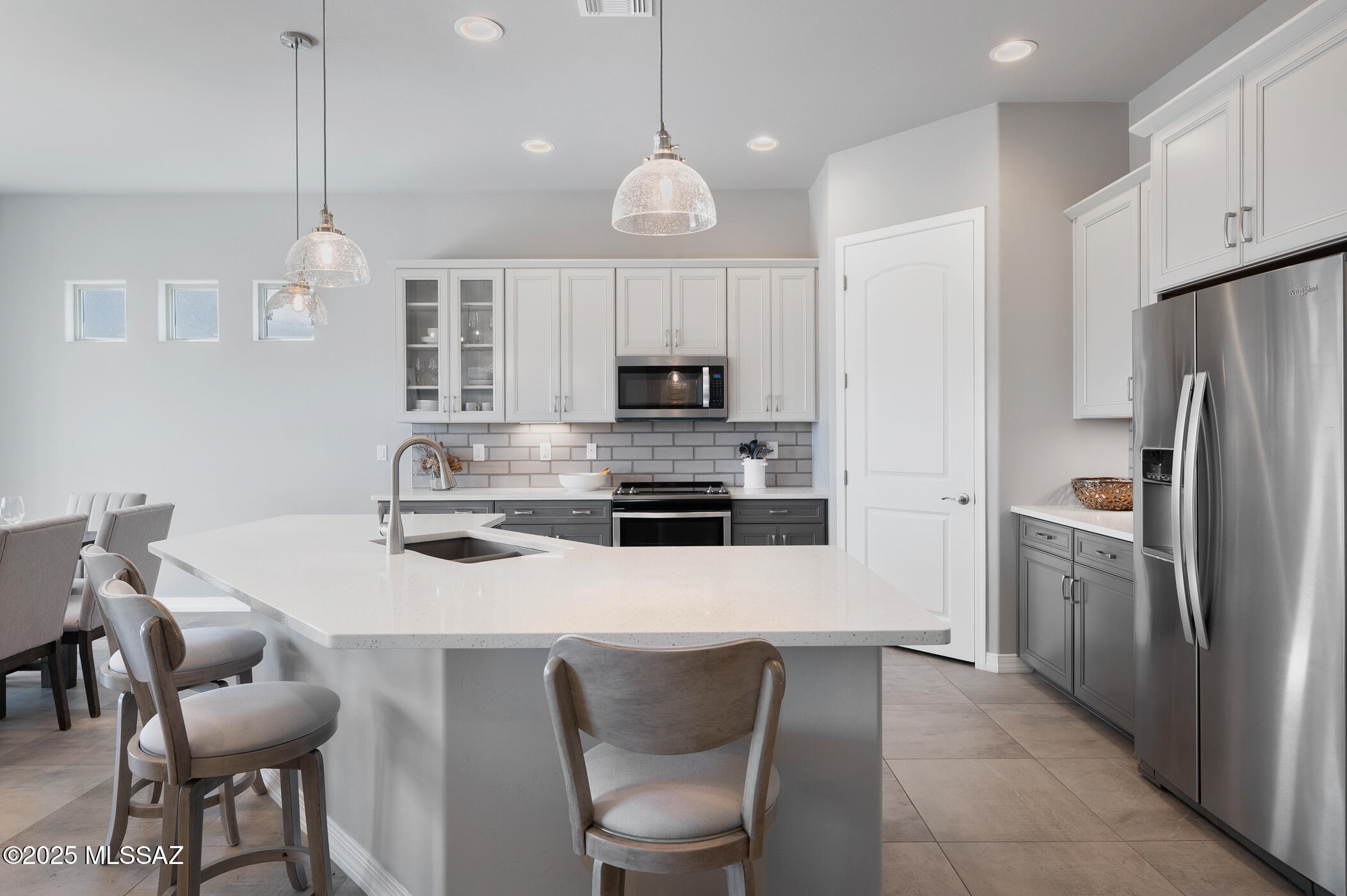 854 W Tranquil Water