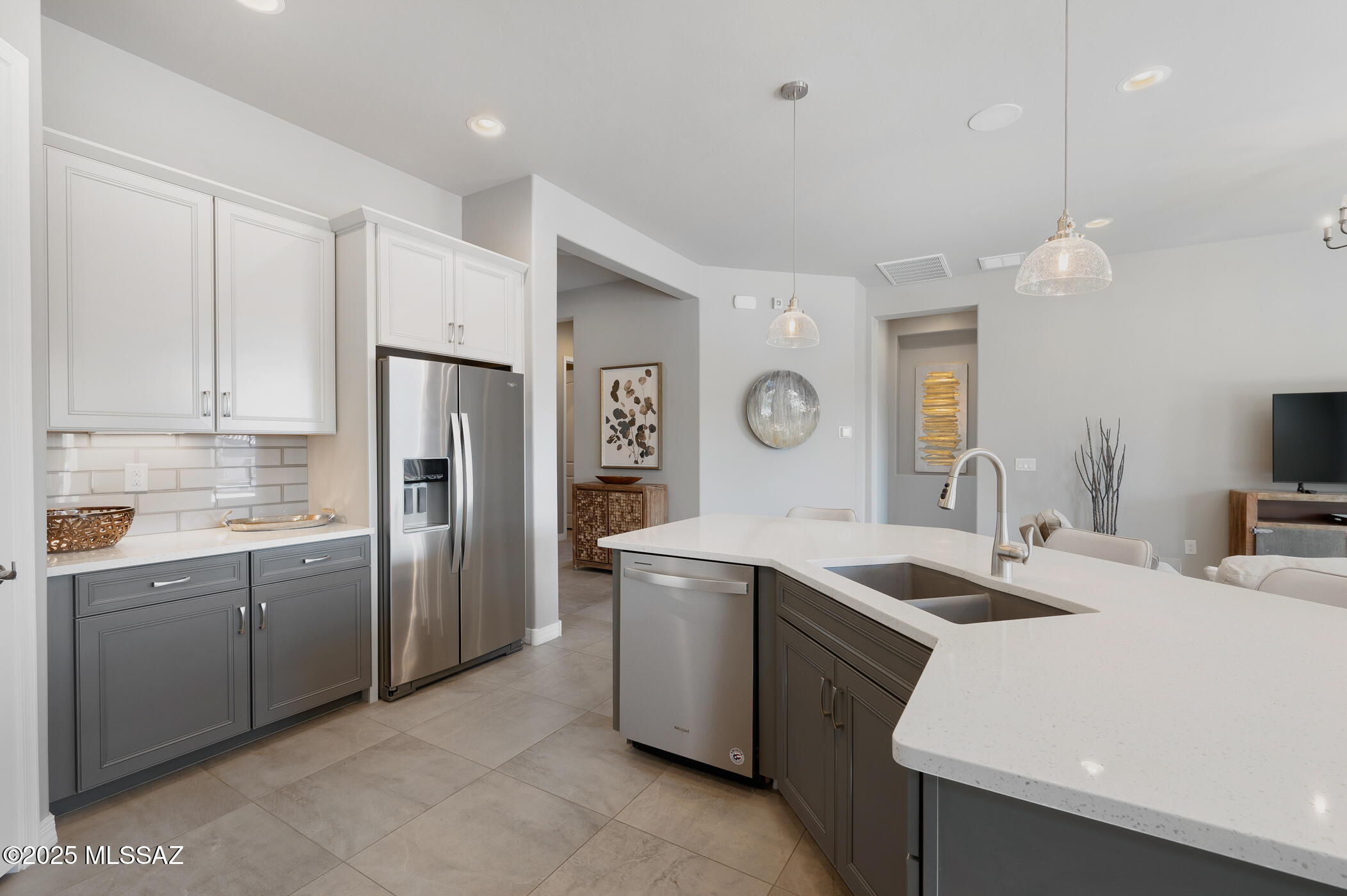 854 W Tranquil Water