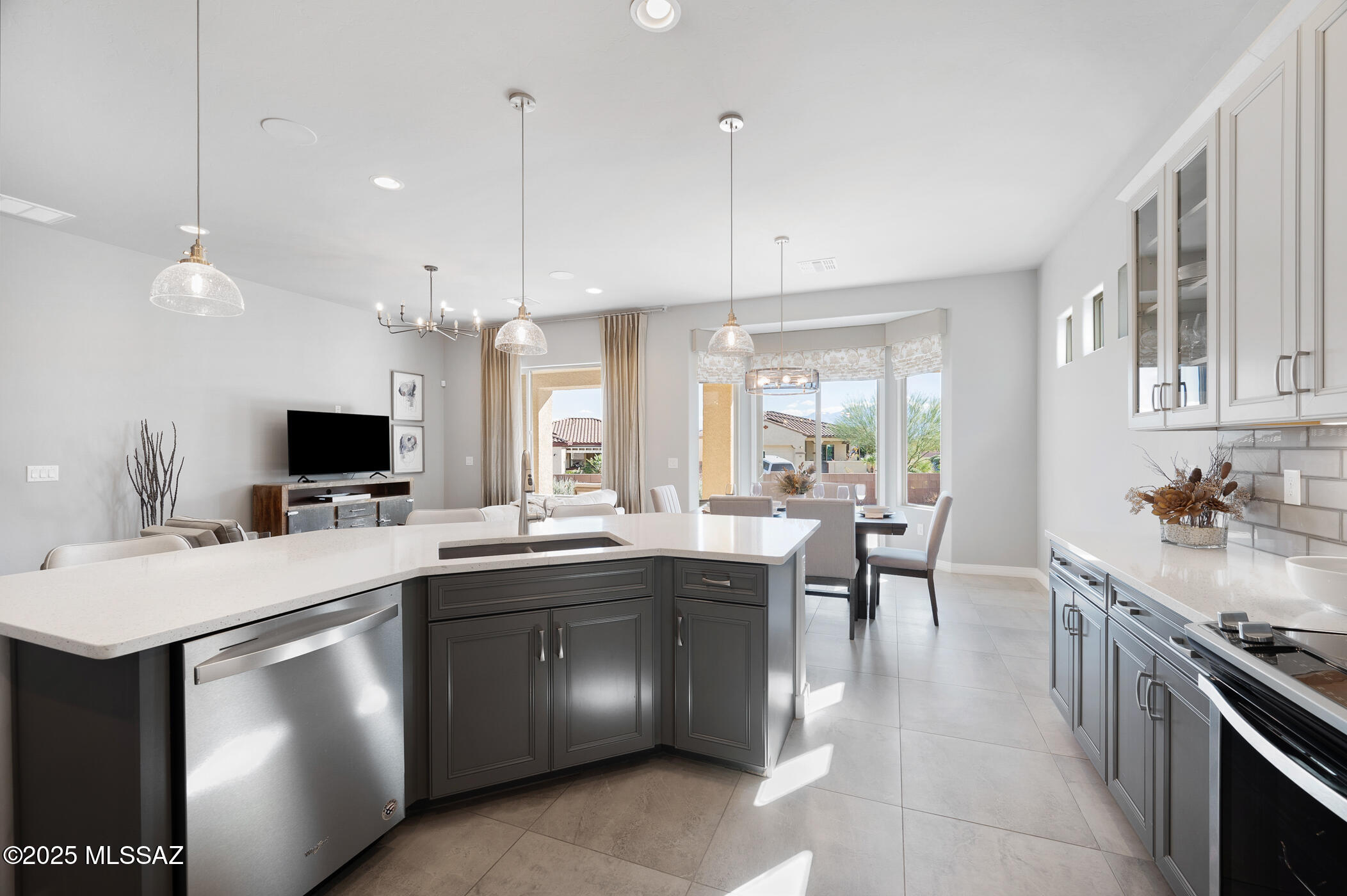 854 W Tranquil Water