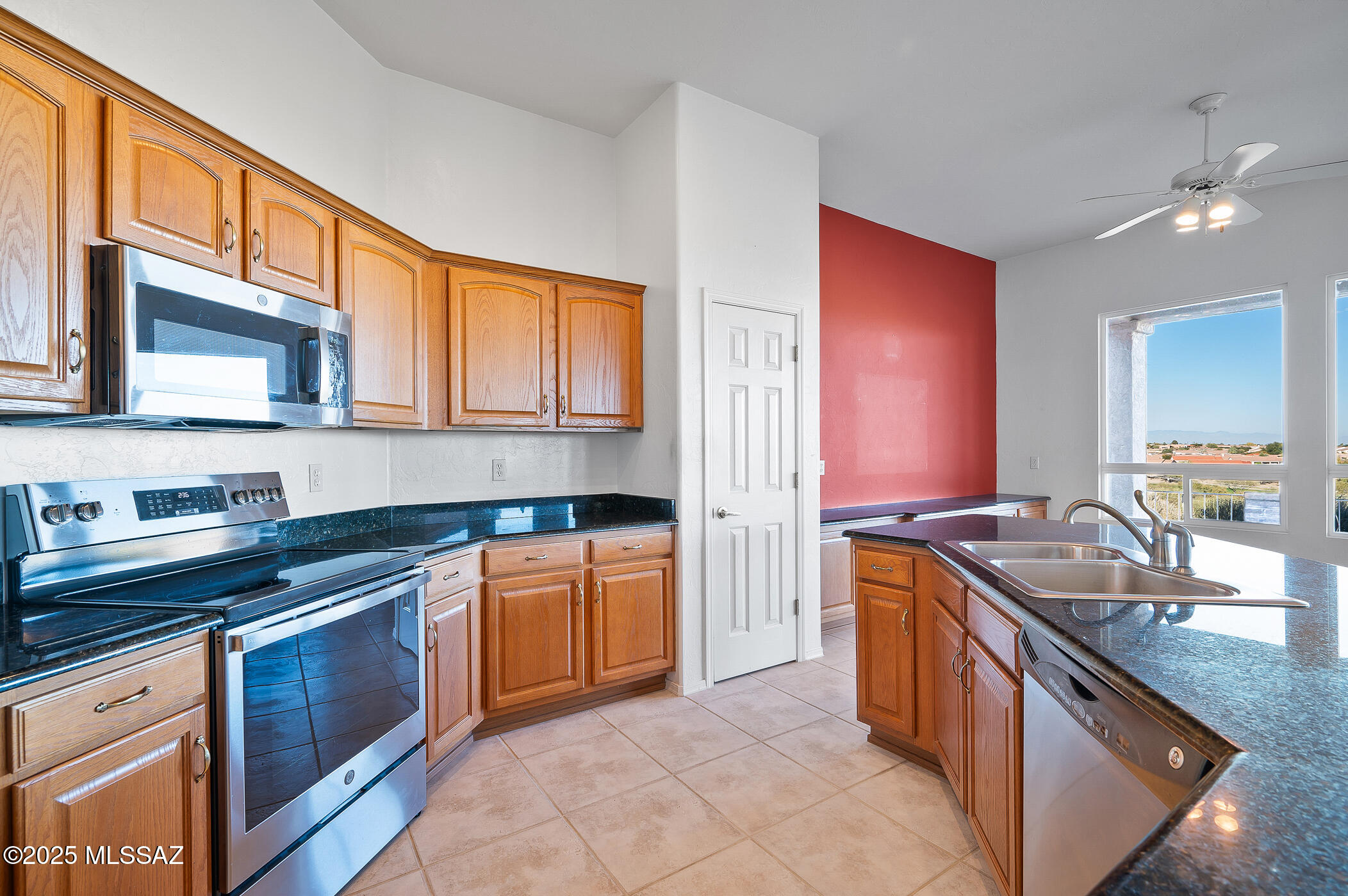 2092 W Vista Ridge Drive