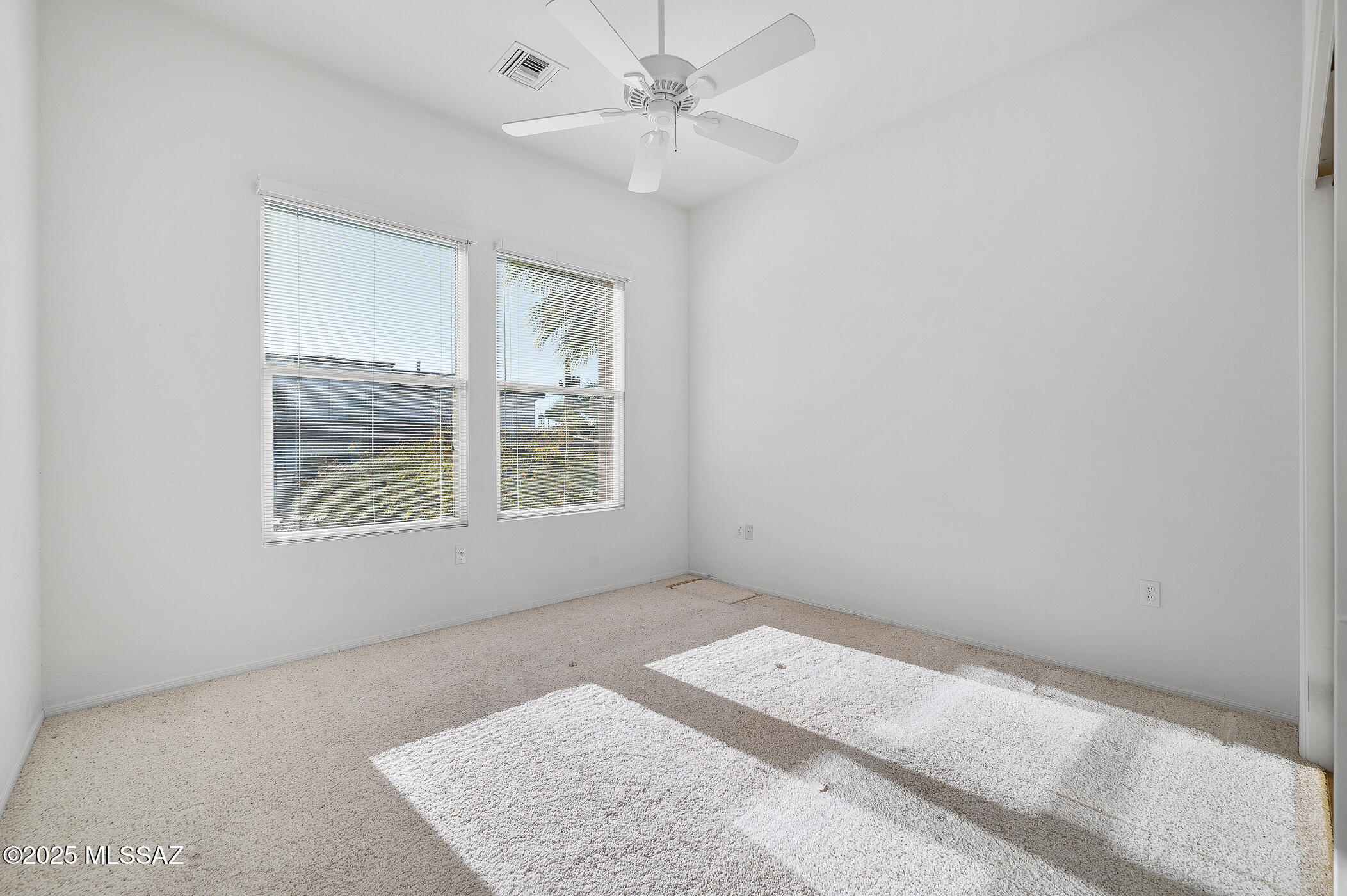 2092 W Vista Ridge Drive