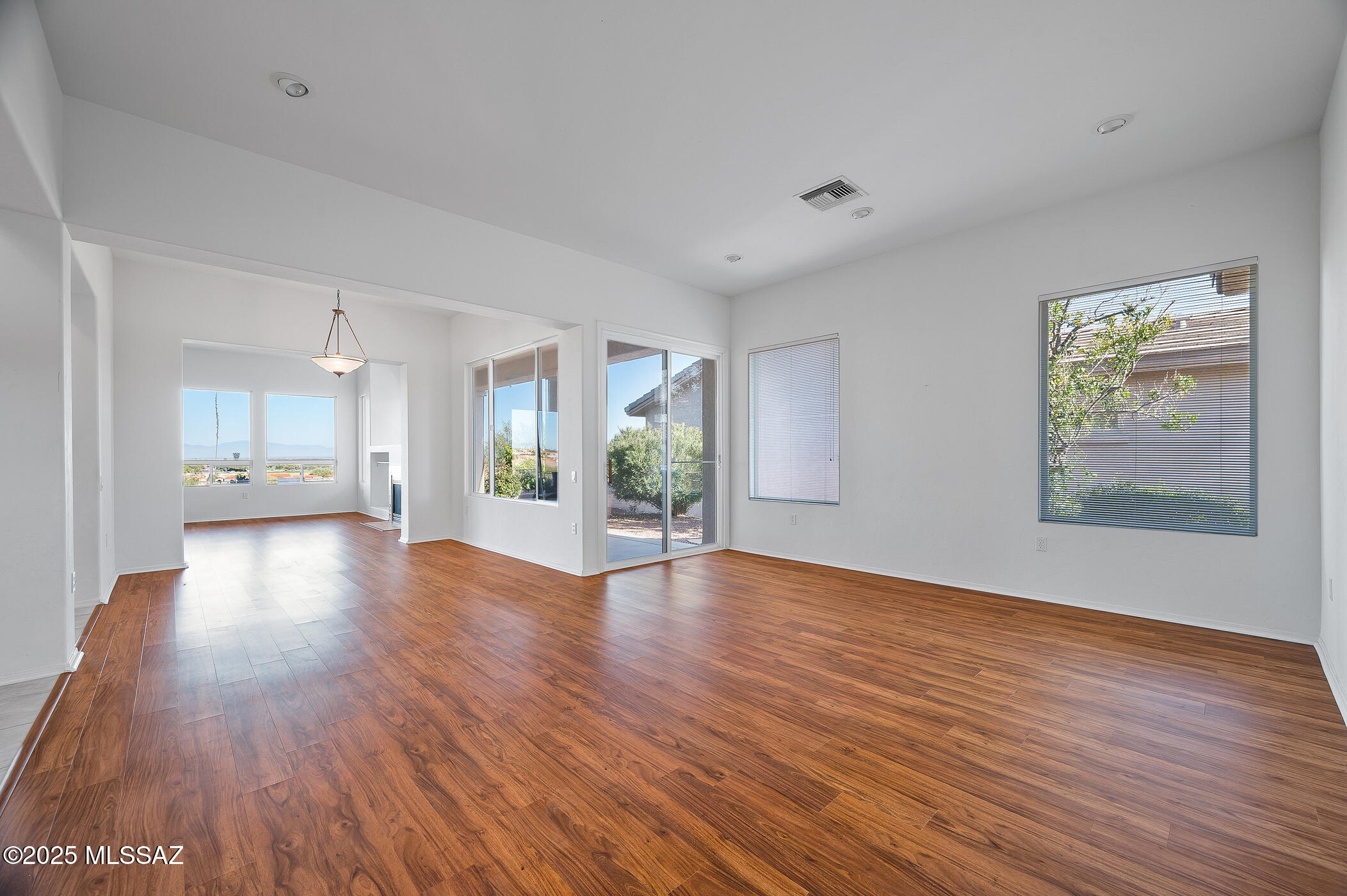 2092 W Vista Ridge Drive