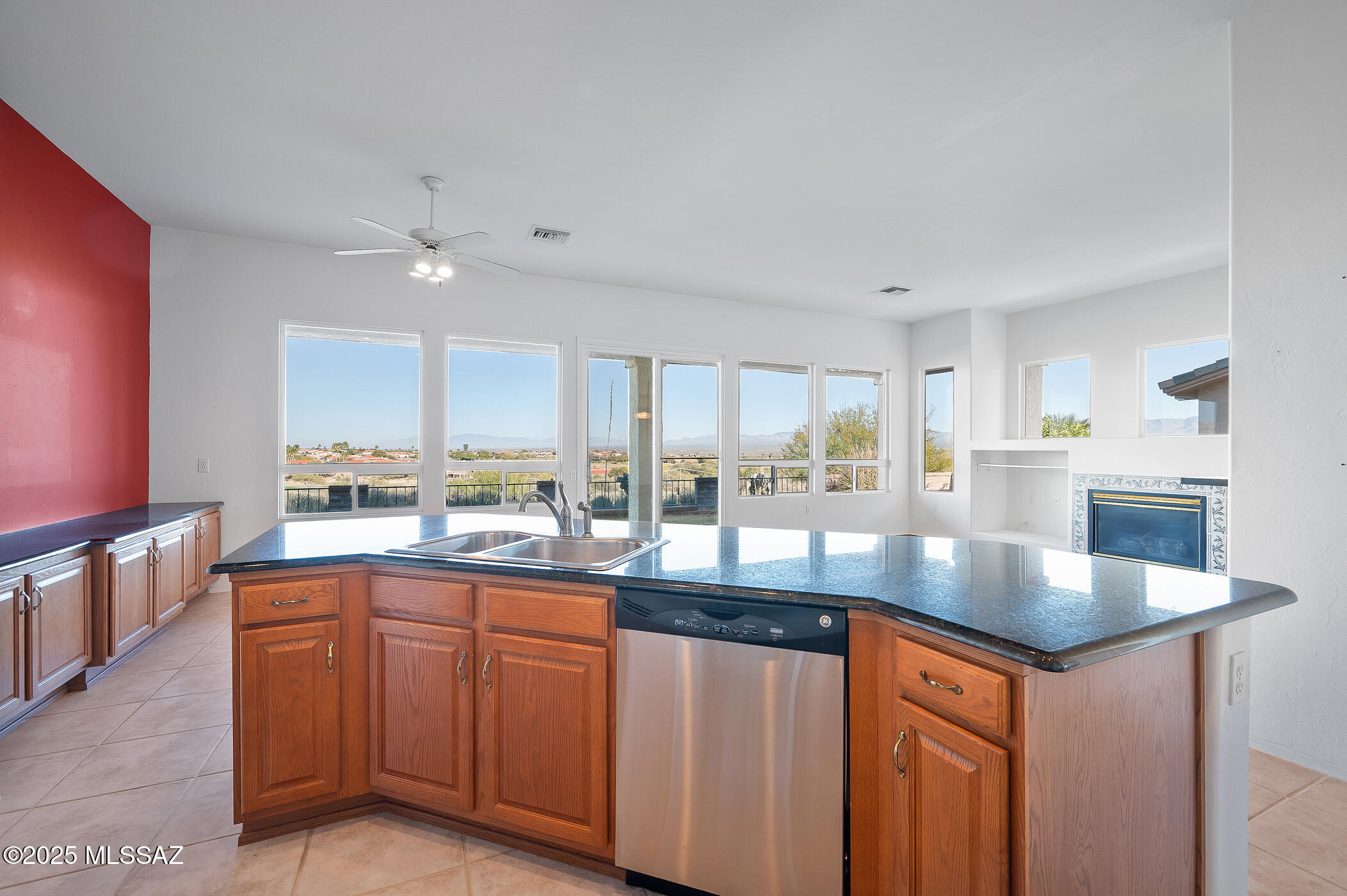 2092 W Vista Ridge Drive