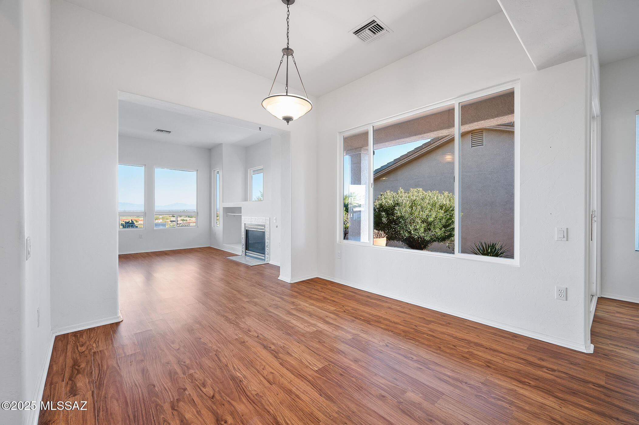 2092 W Vista Ridge Drive