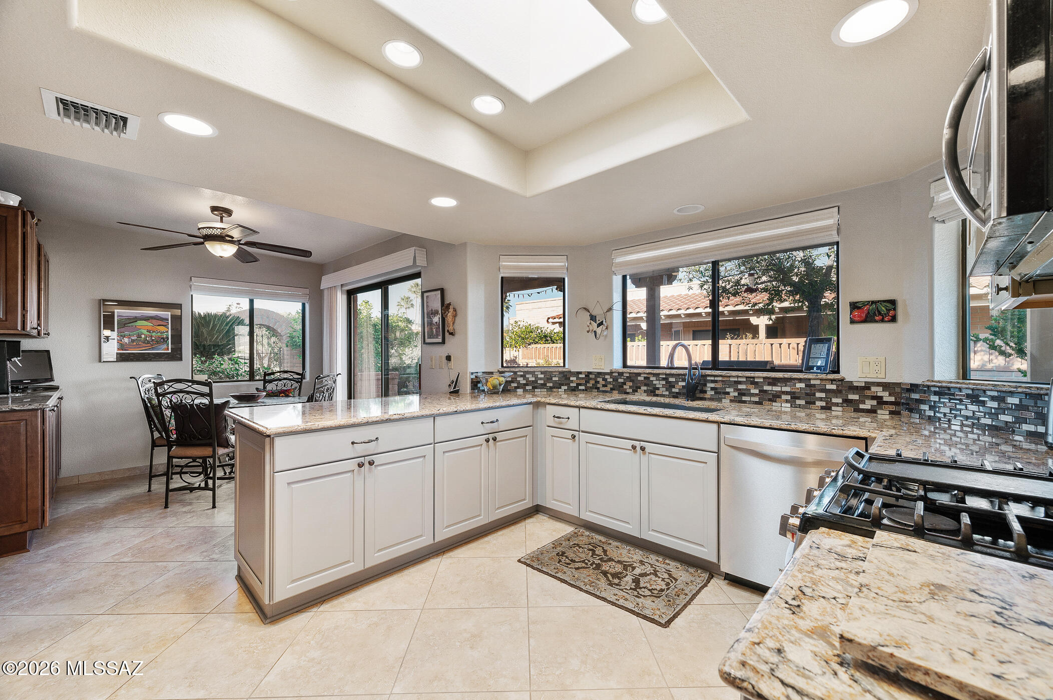 3831 S Vía De La Urraca