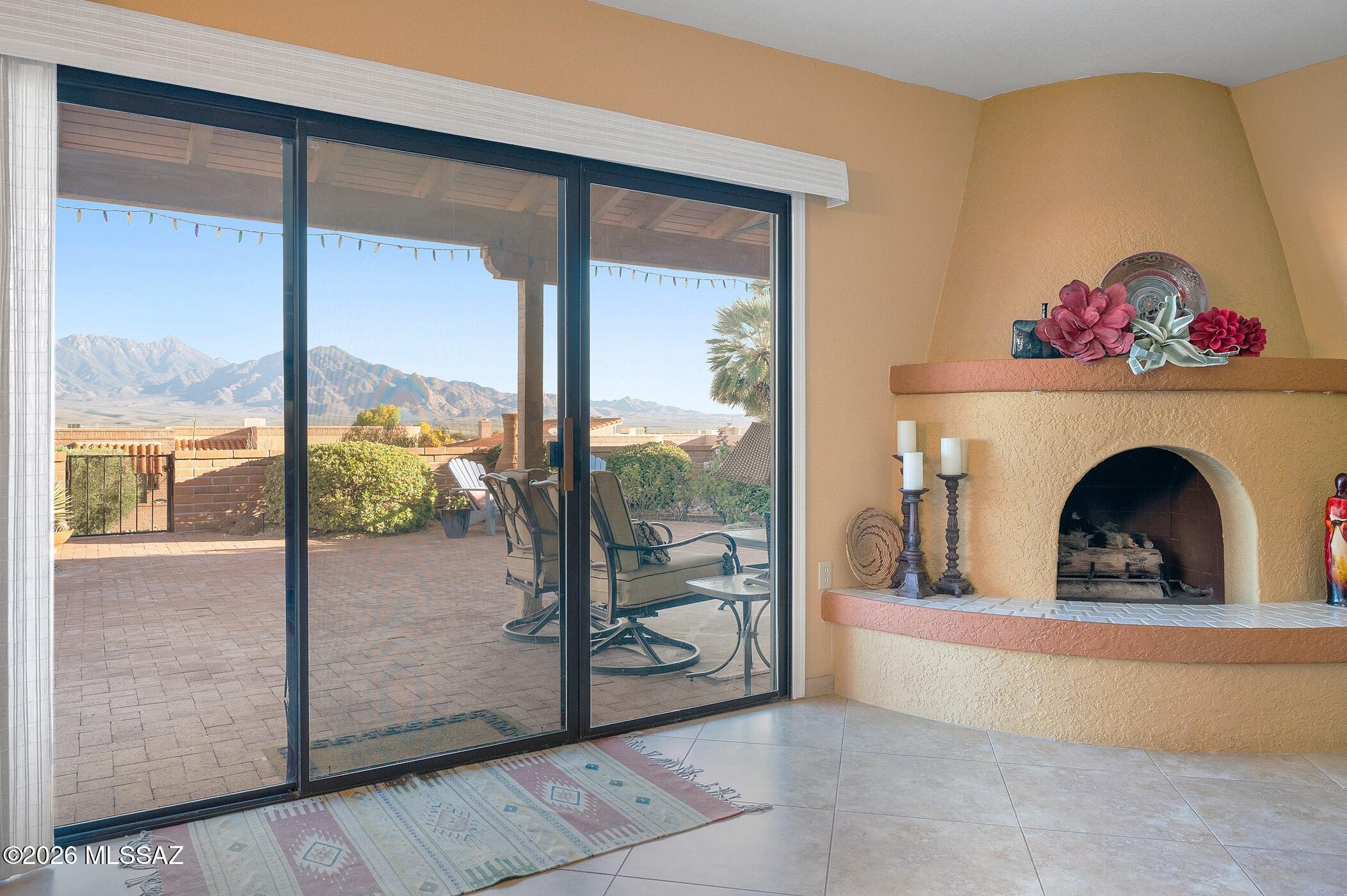 3831 S Vía De La Urraca