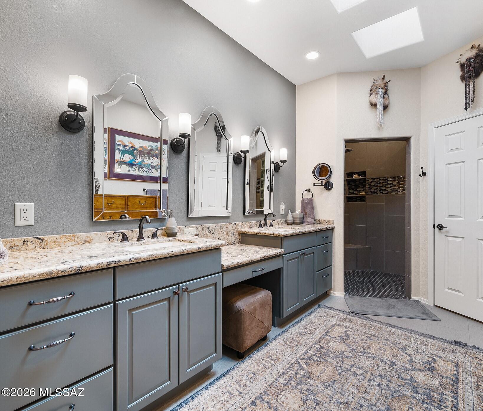 3831 S Vía De La Urraca