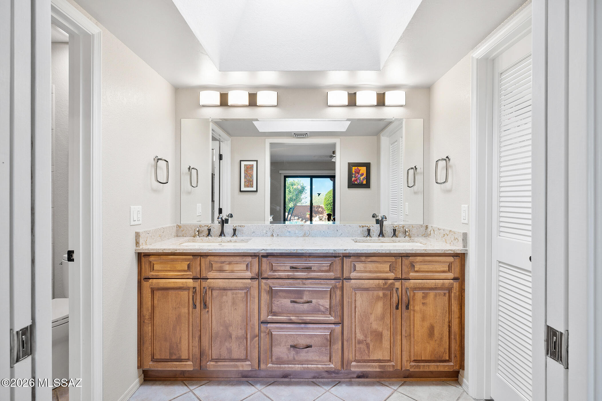 1760 W Via De La Gloria