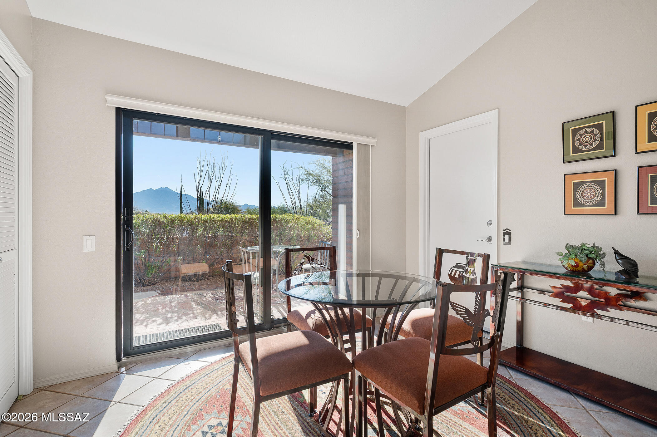 1760 W Via De La Gloria